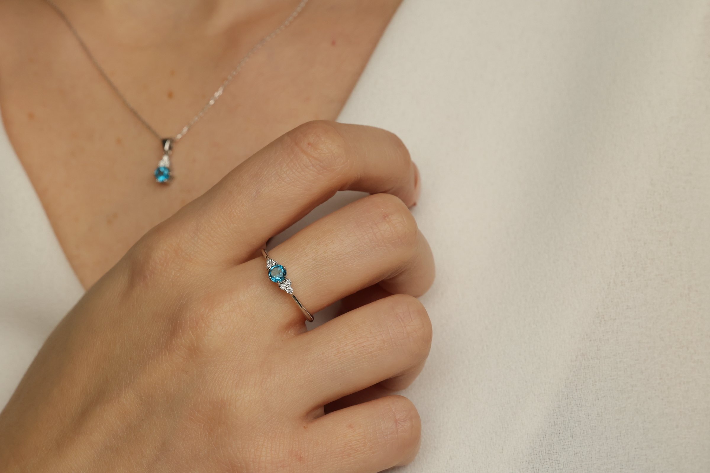 Blue Topaz Pırlanta Yüzük