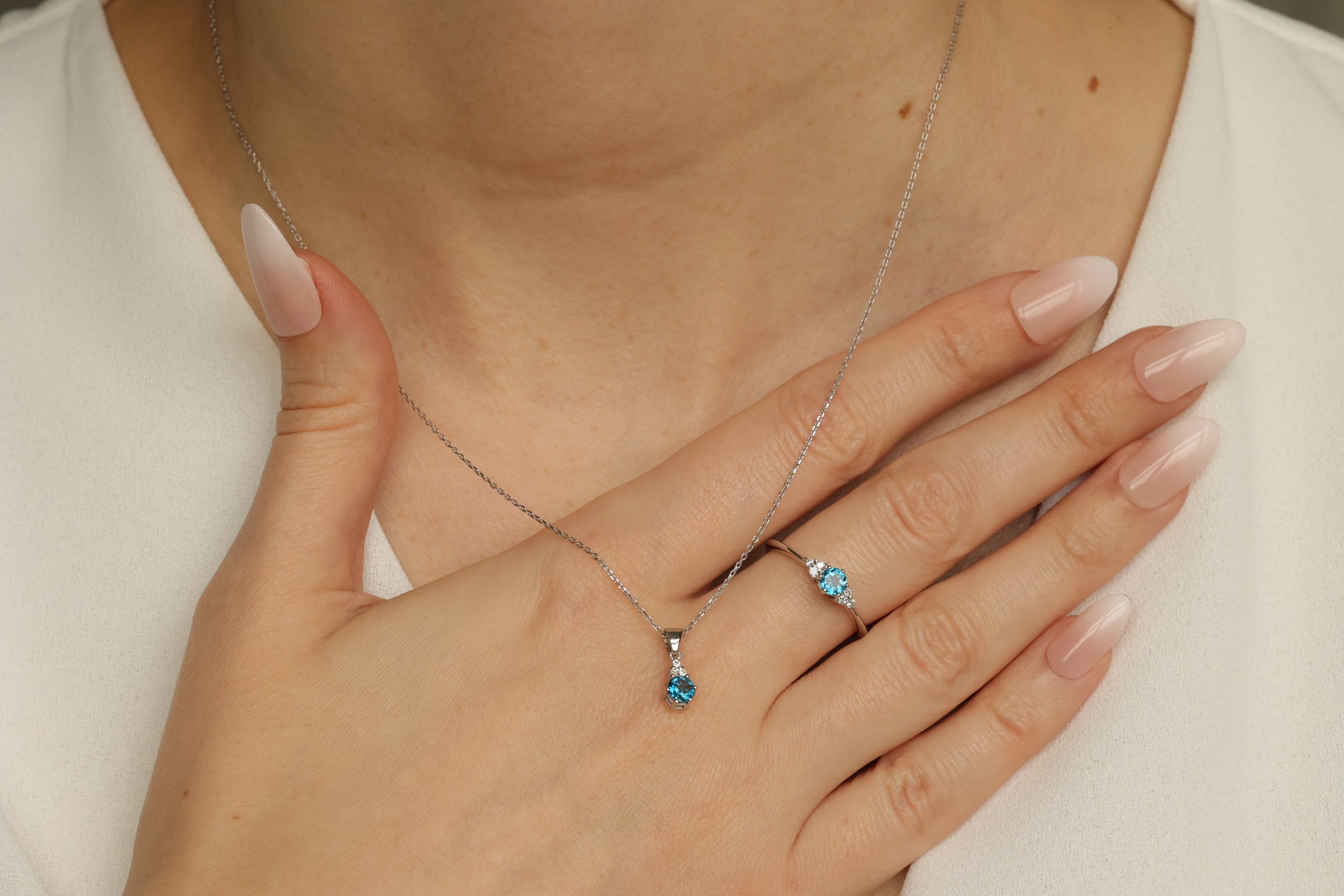 Blue Topaz Pırlanta Kolye