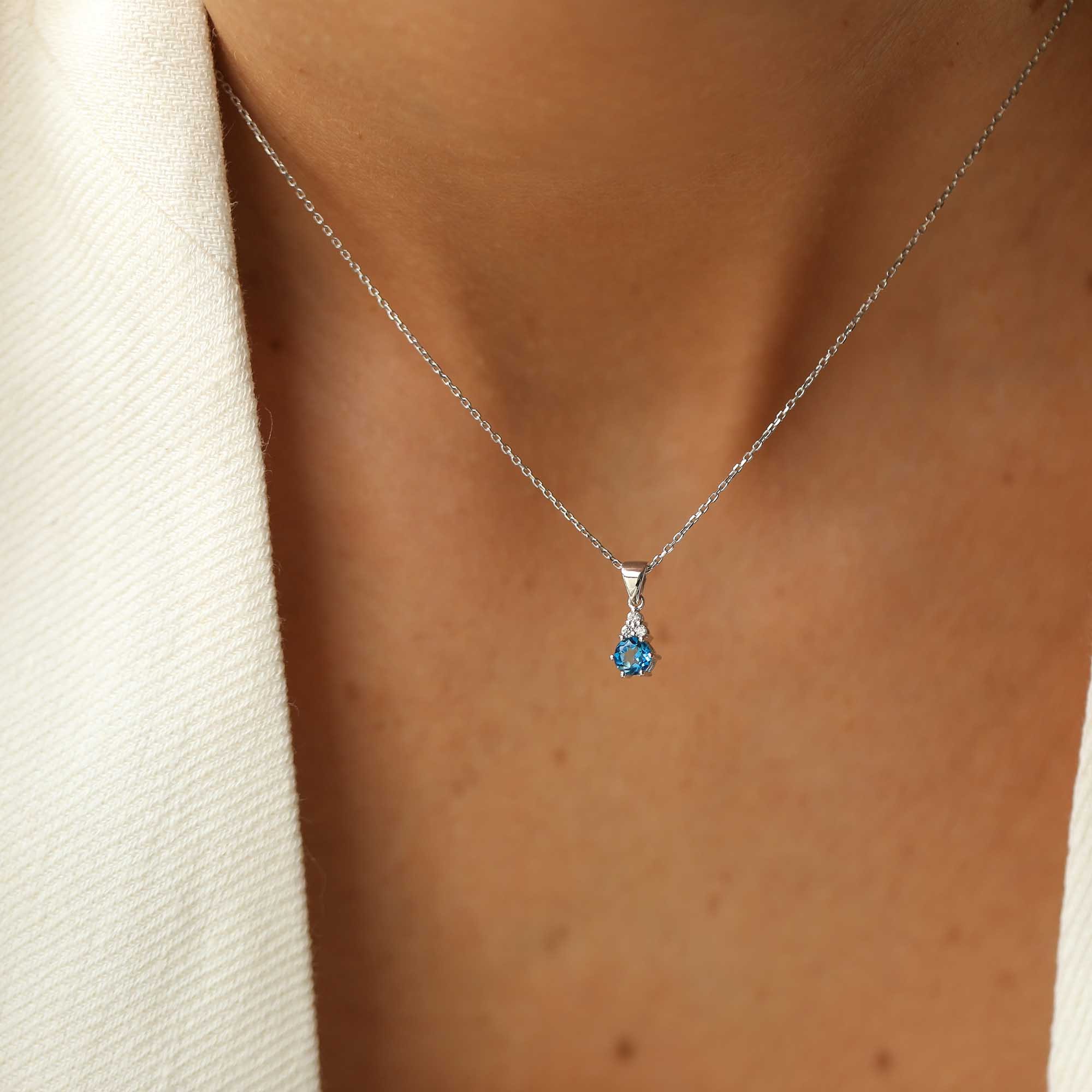 Blue Topaz Pırlanta Kolye