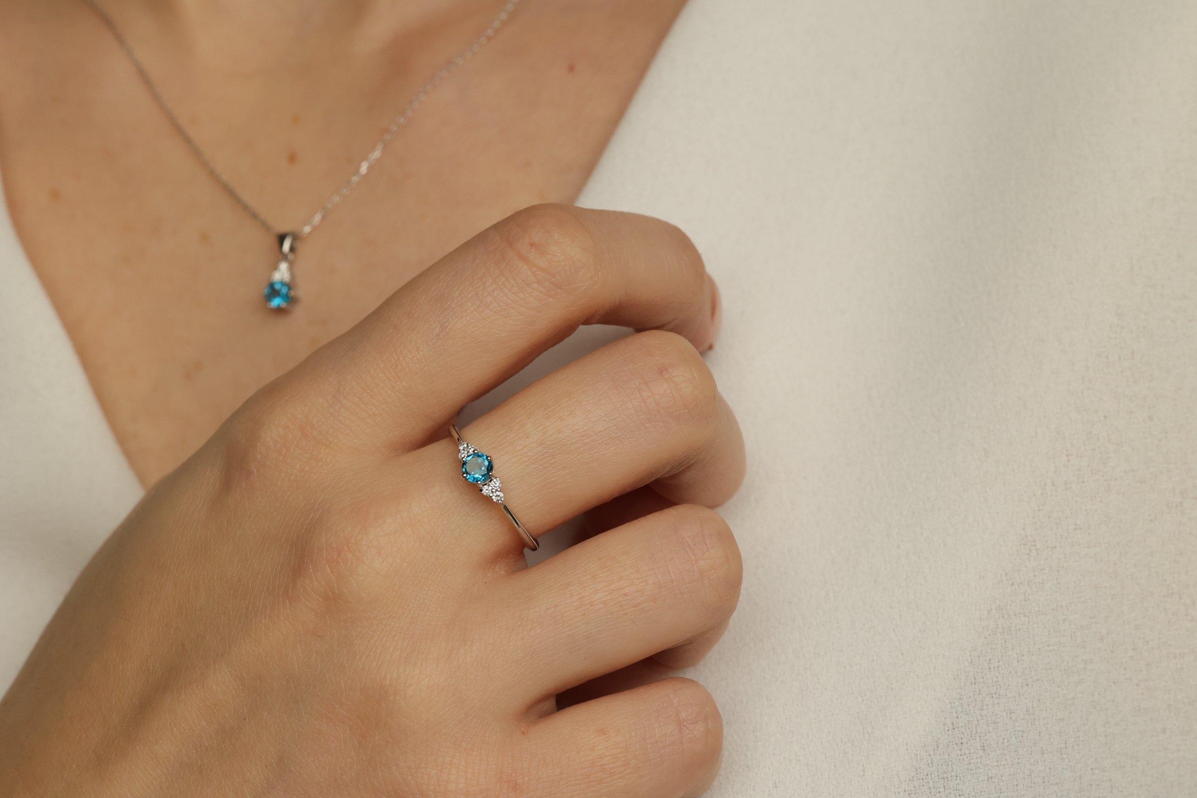 Blue Topaz Pırlanta Yüzük