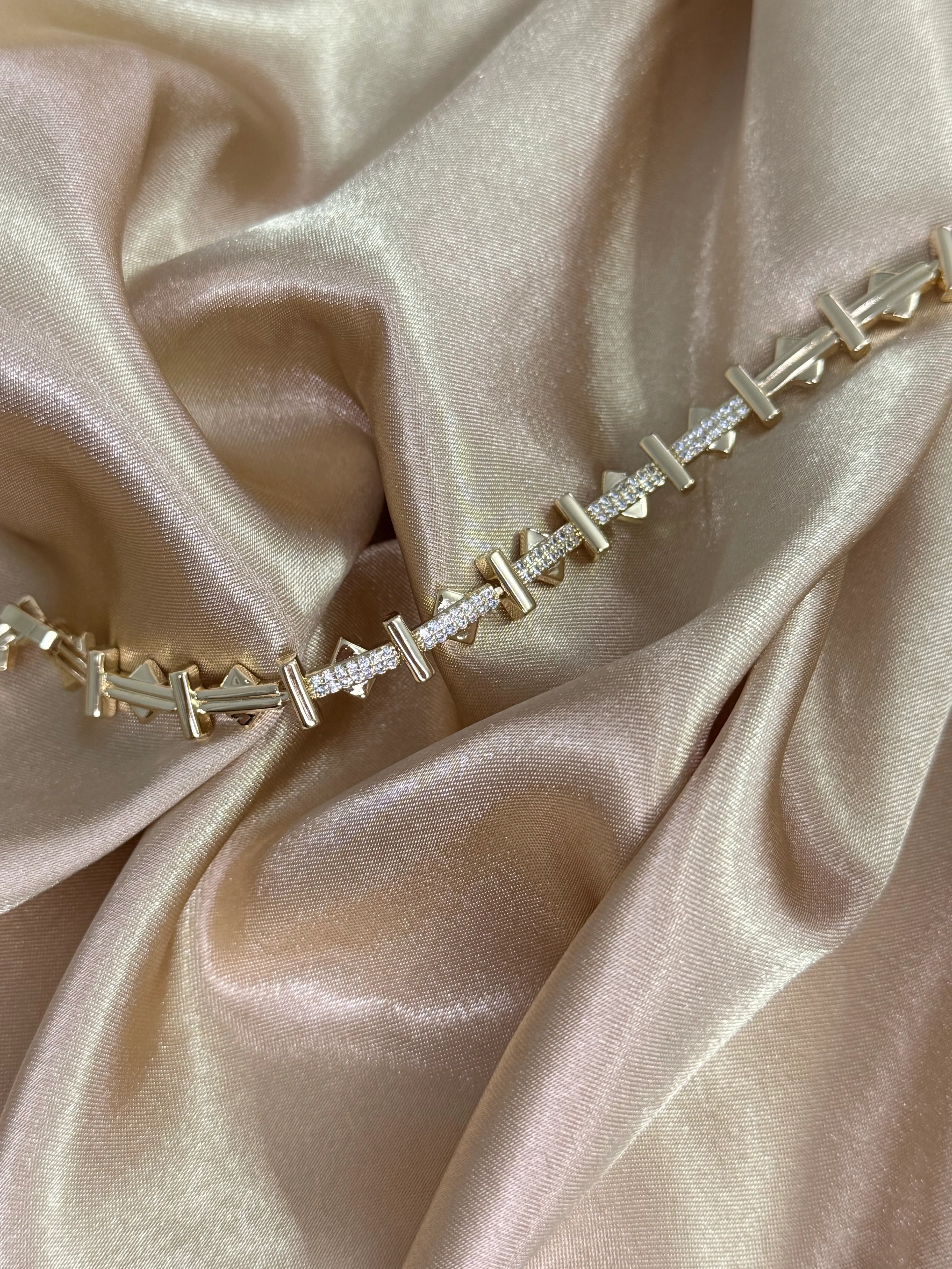 Taşlı Sıralı Bileklik