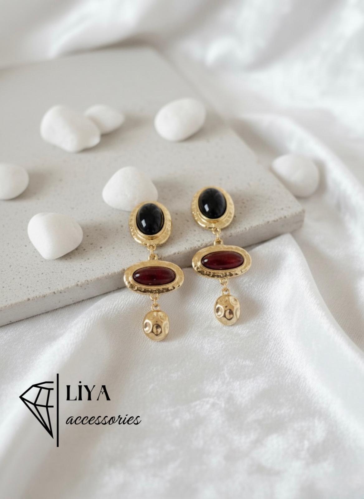  Vintage Taş Detaylı Gold Renk Sallantılı Küpe