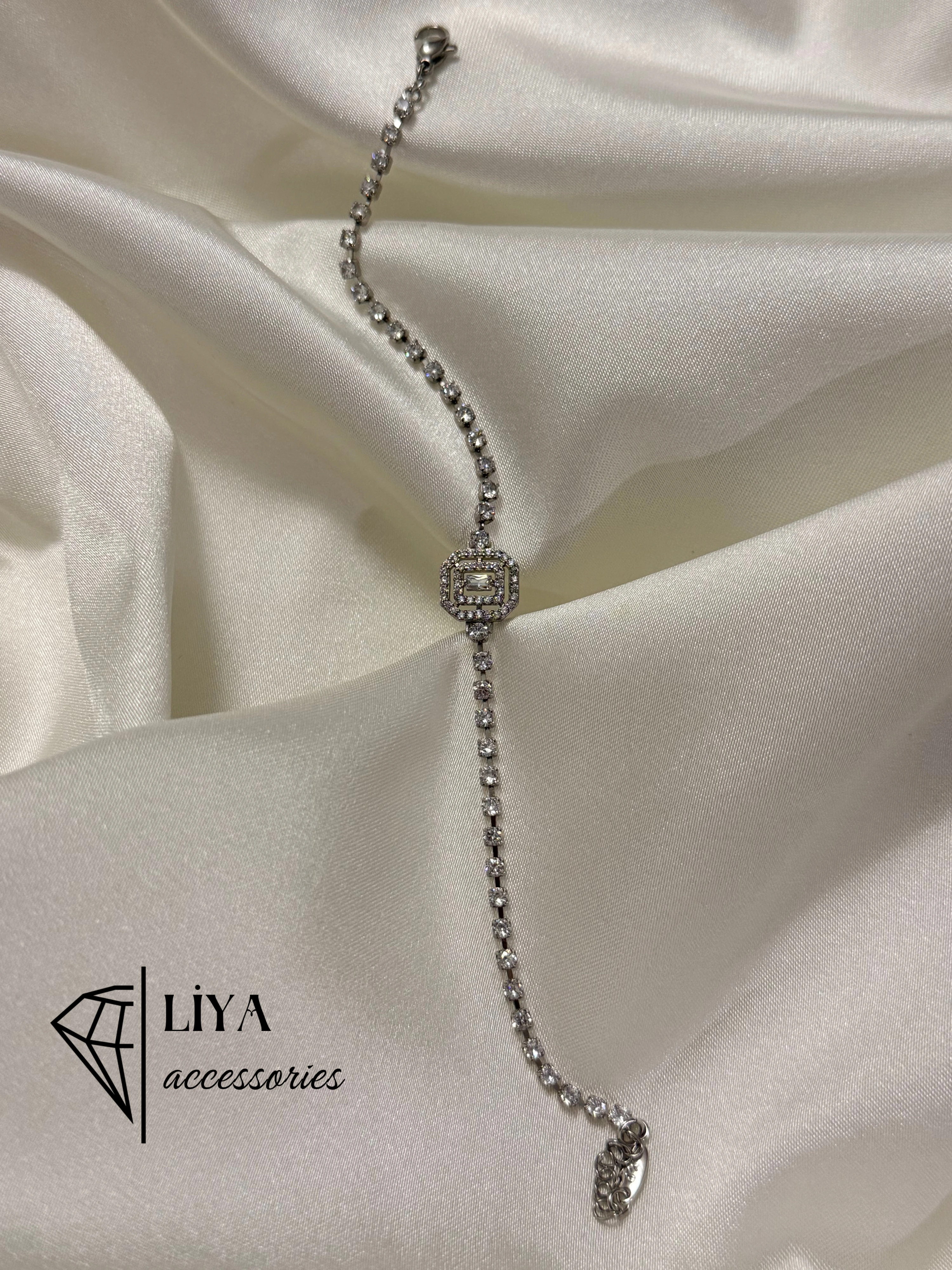 Kare Taşlı Bileklik Silver