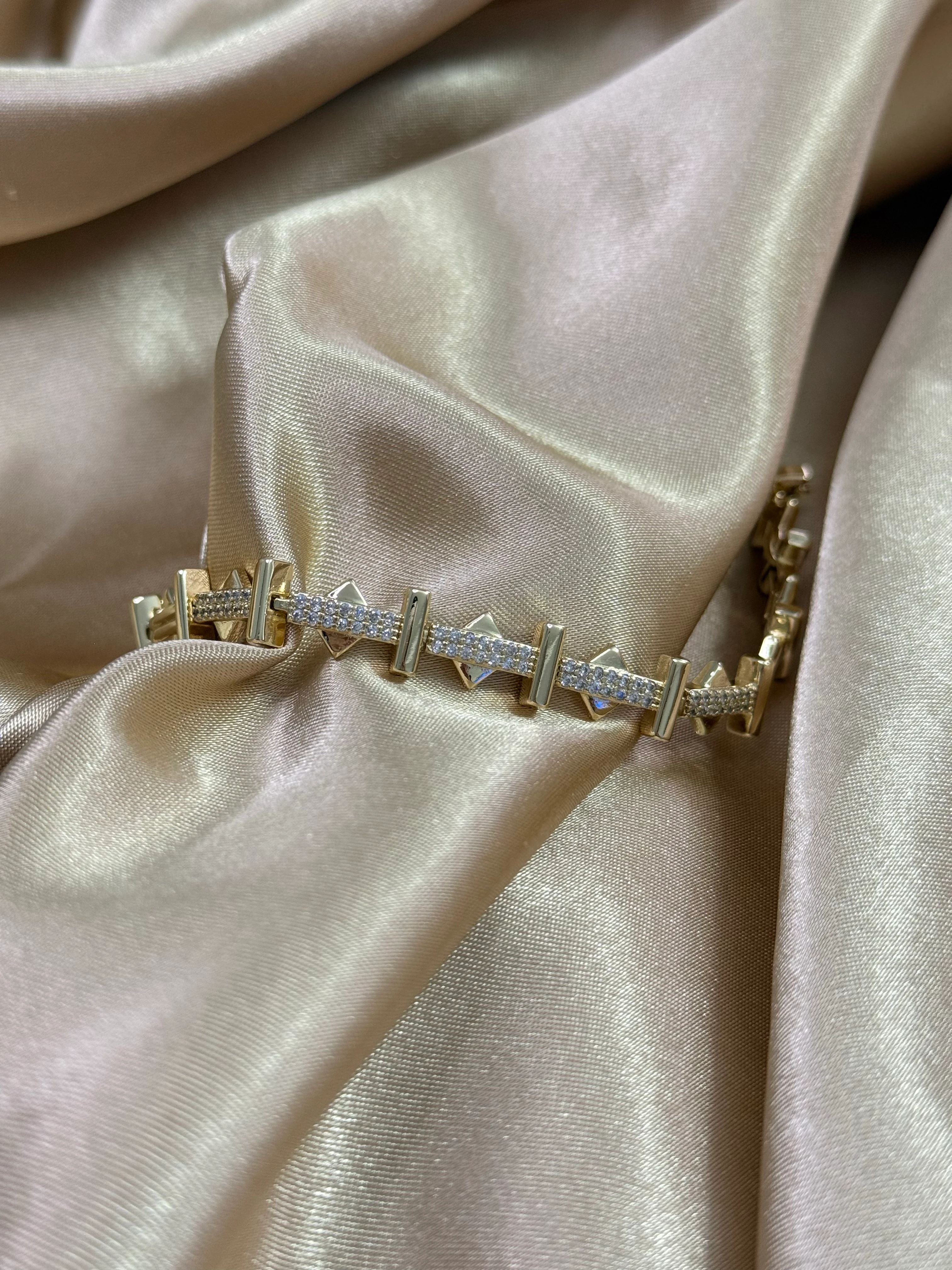 Taşlı Sıralı Bileklik