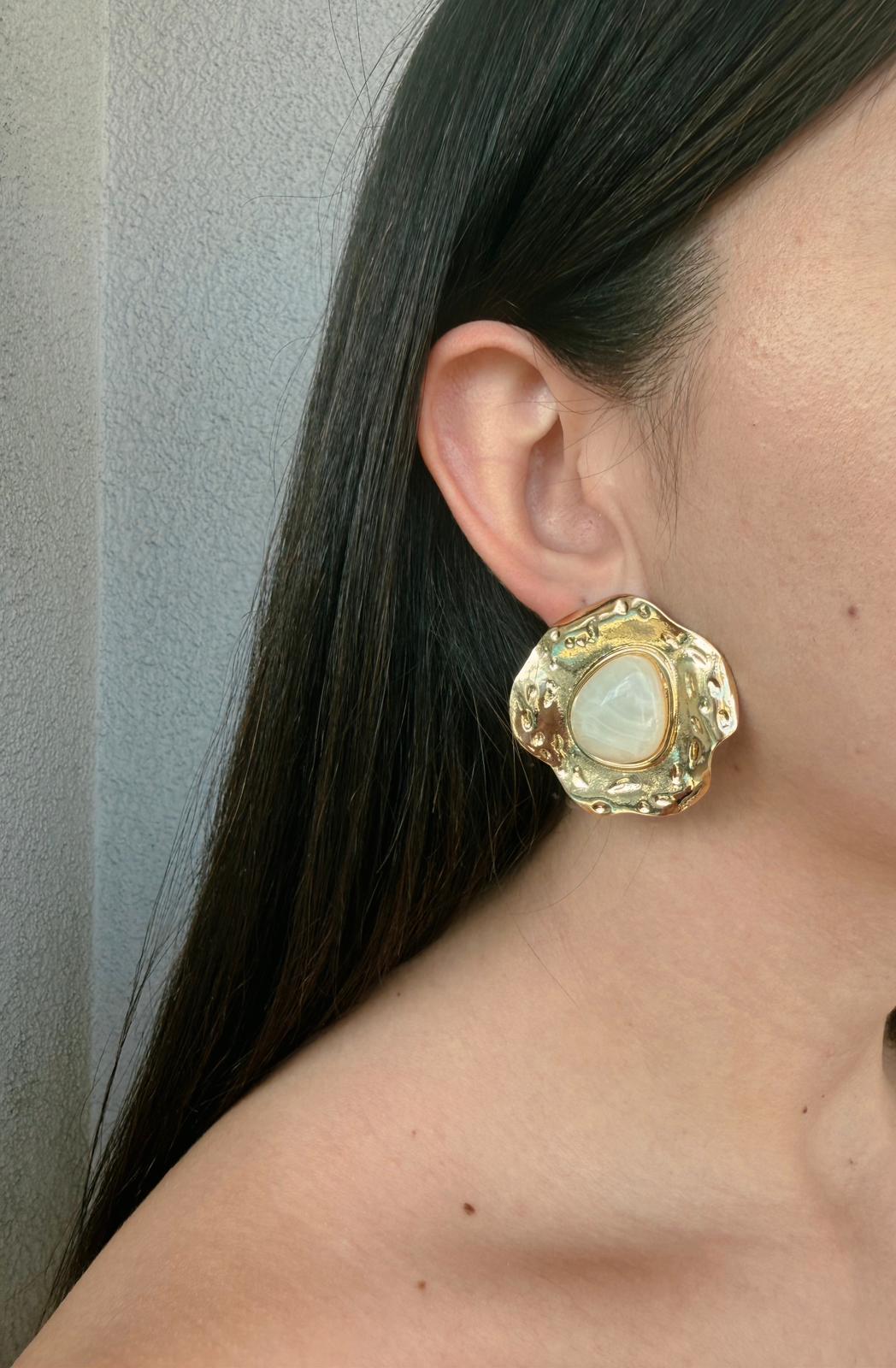 Kadın İnci Görünümlü Gold Renk Vintage Küpe