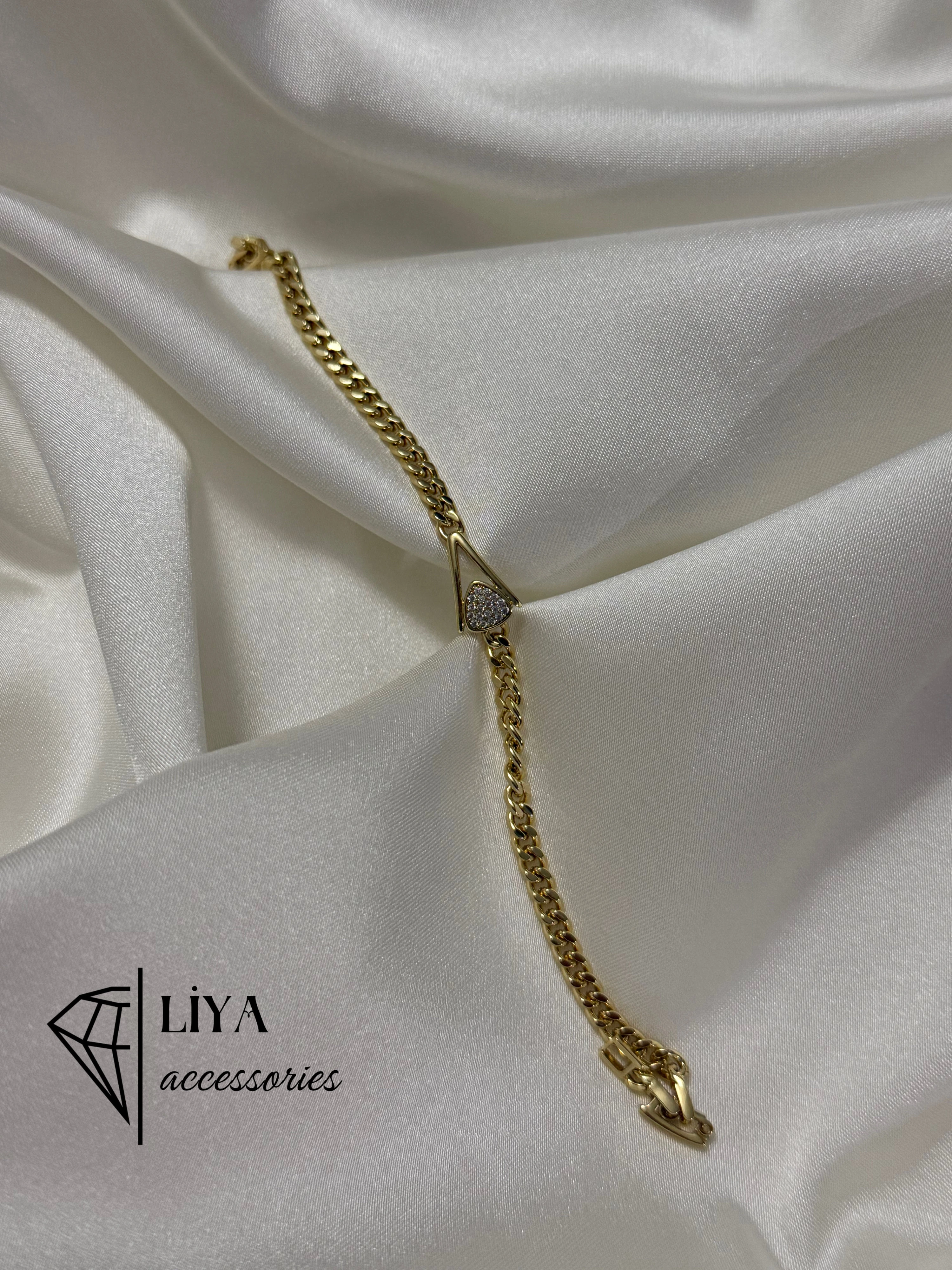 Xuping 14k Vip Üçgen Taşlı Model