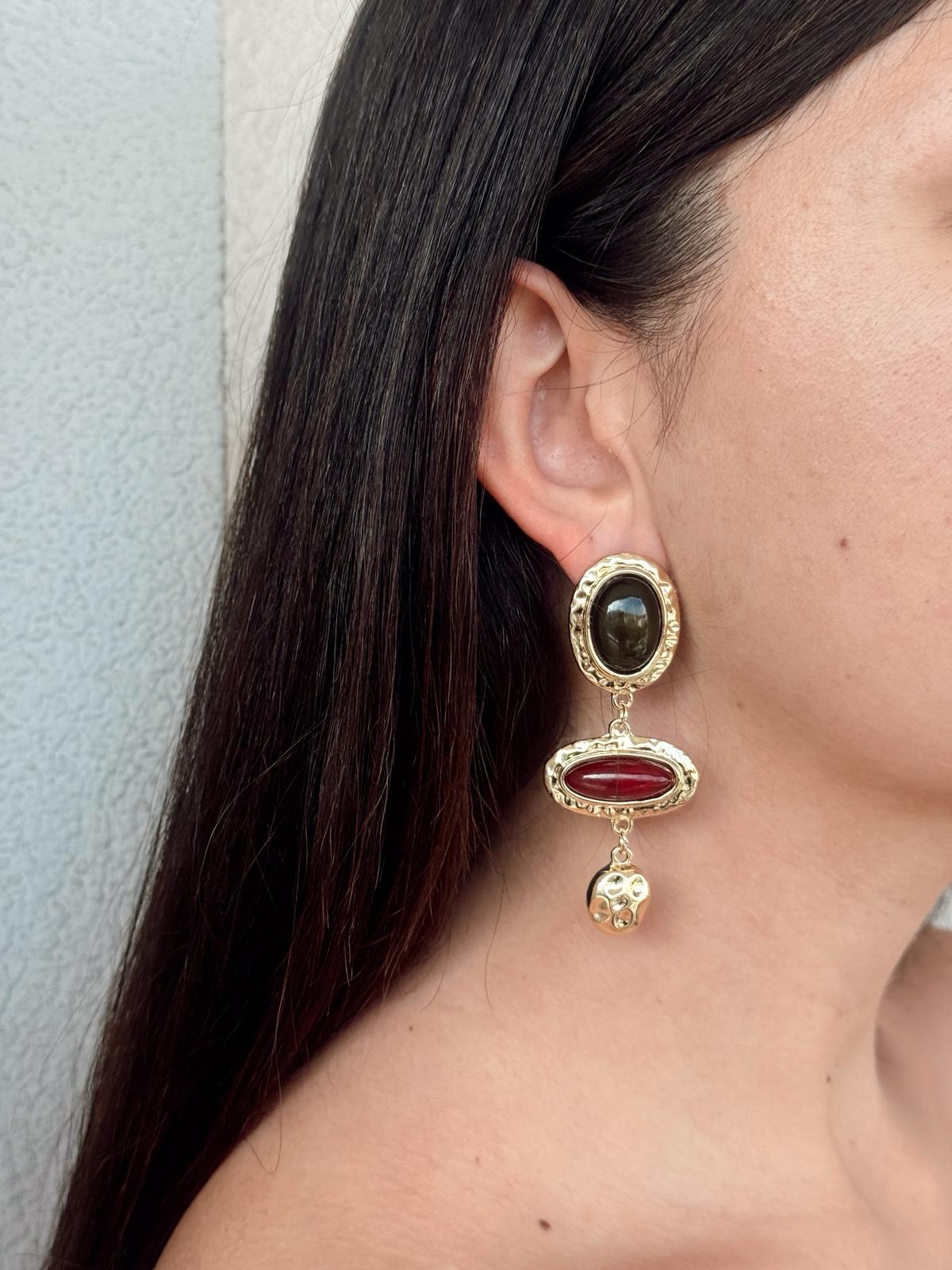  Vintage Taş Detaylı Gold Renk Sallantılı Küpe