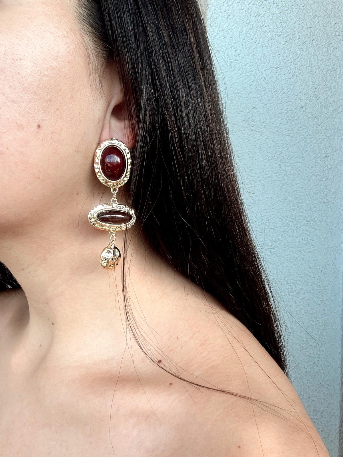 Kadın Bordo Taşlı Altın Renk Sallantılı Küpe