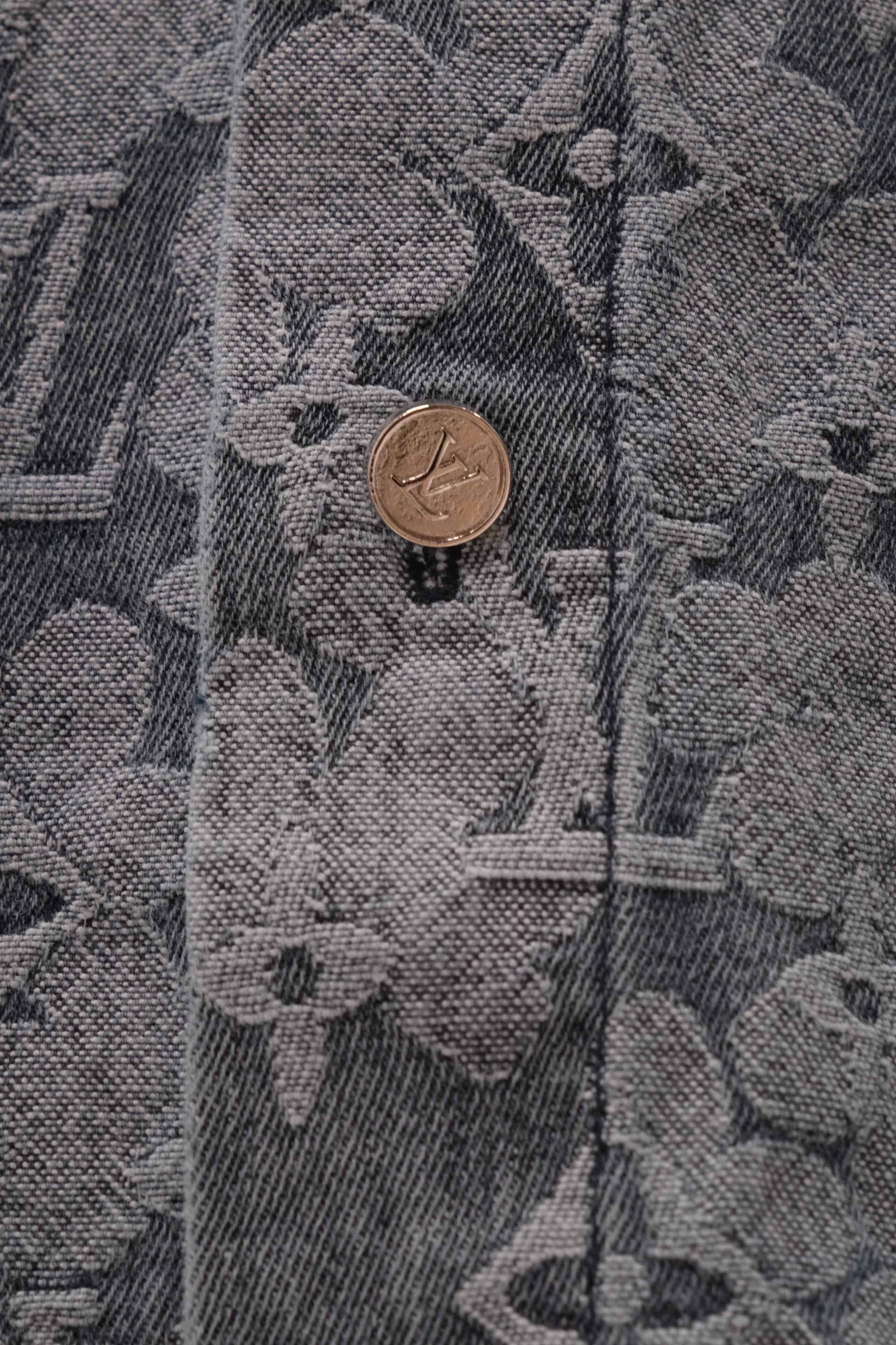 LOUIS VUITTON PREMIUM TEAM