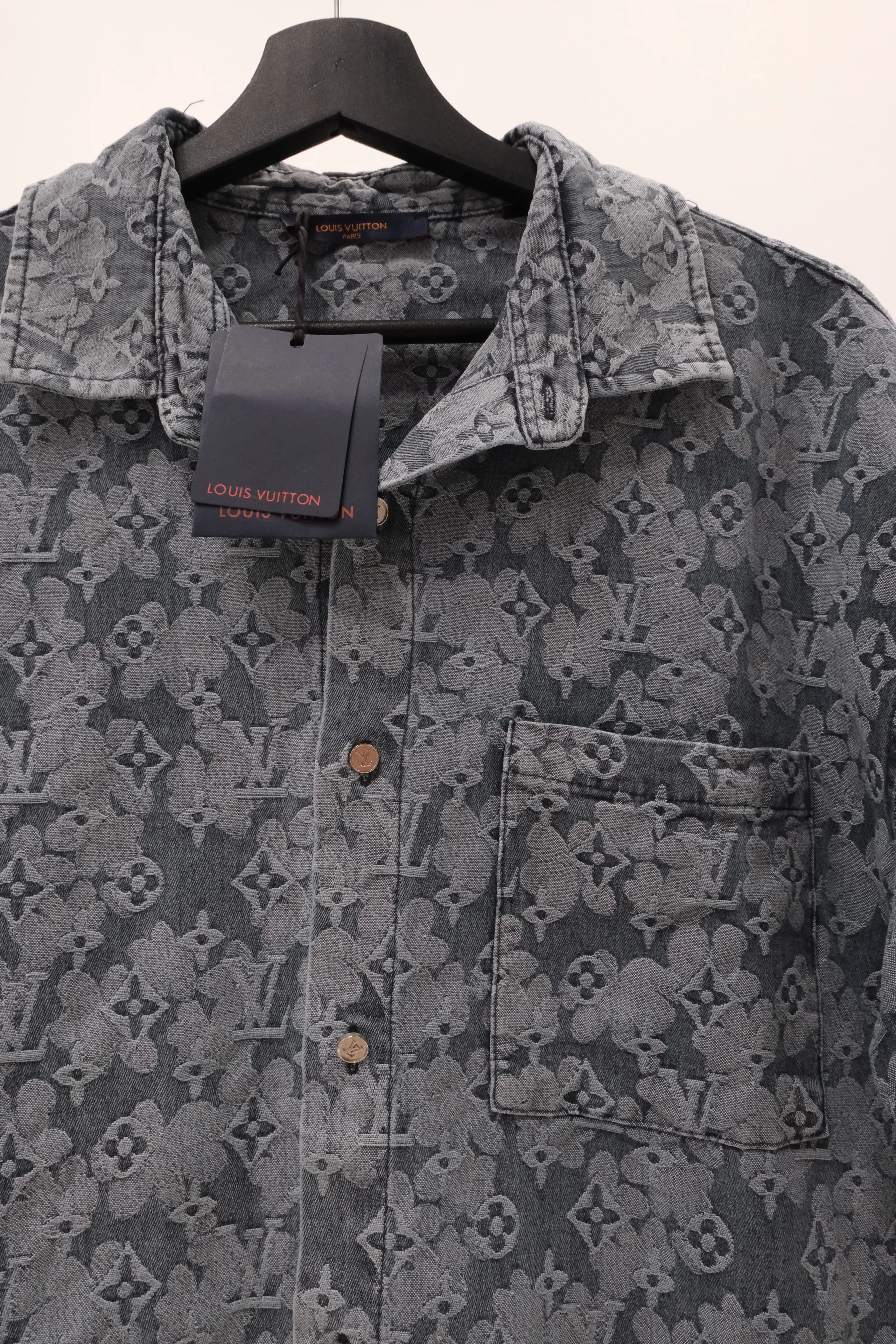 LOUIS VUITTON PREMIUM TEAM