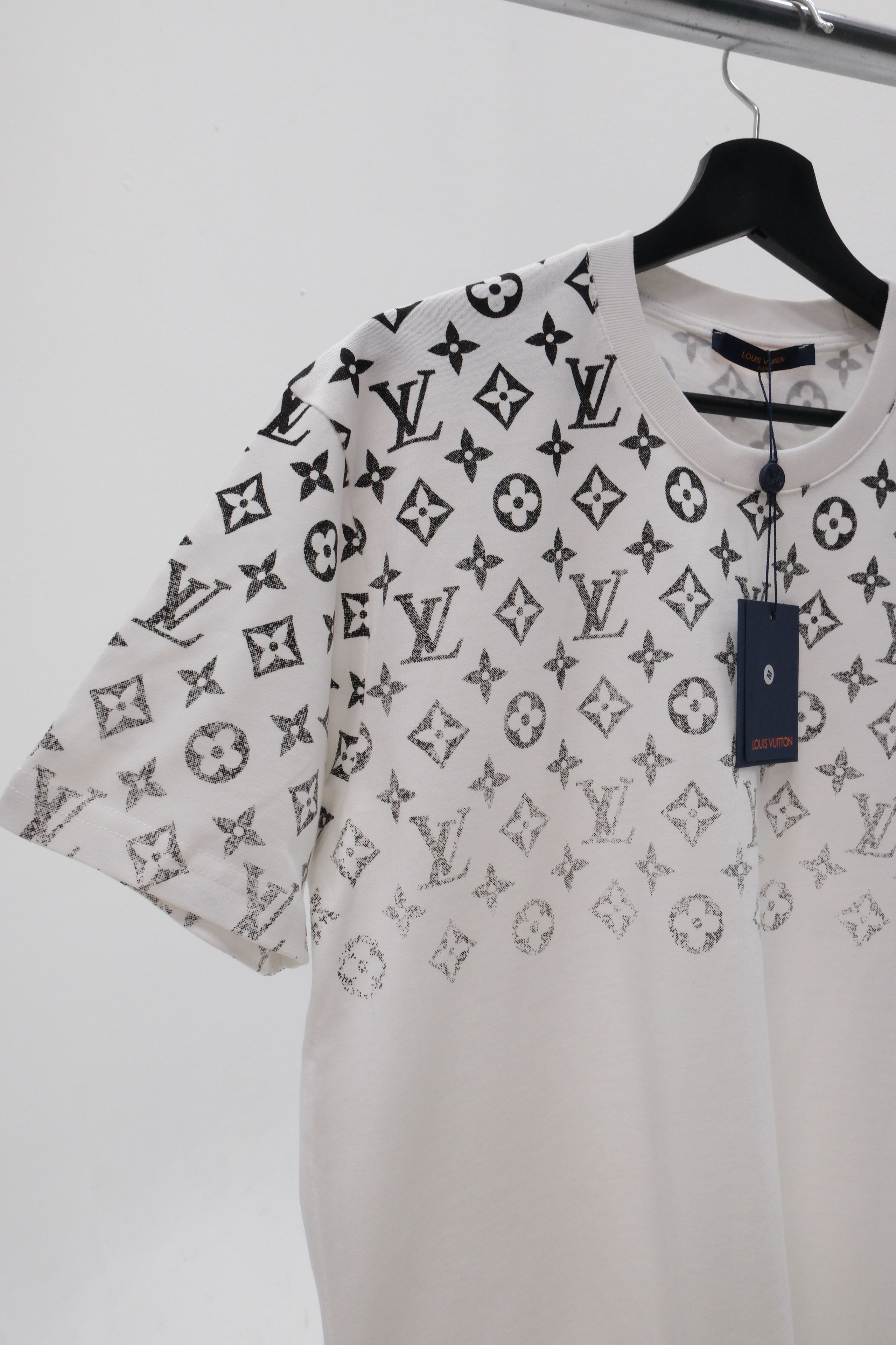 LOUIS VUITTON PREMIUM T-SHIRT