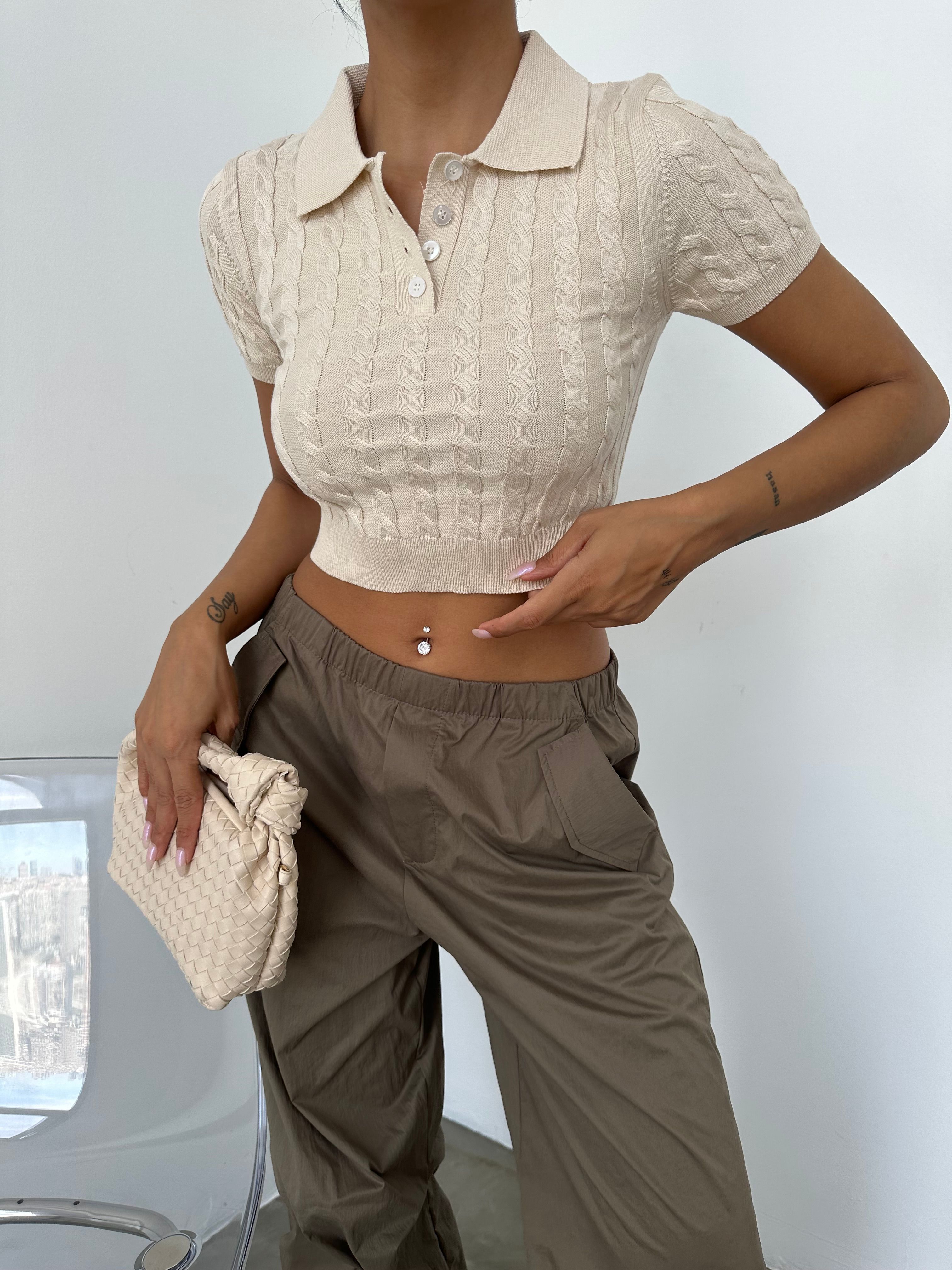 Kadın Bej Polo Yaka Saç Örgü Crop Triko Tişört