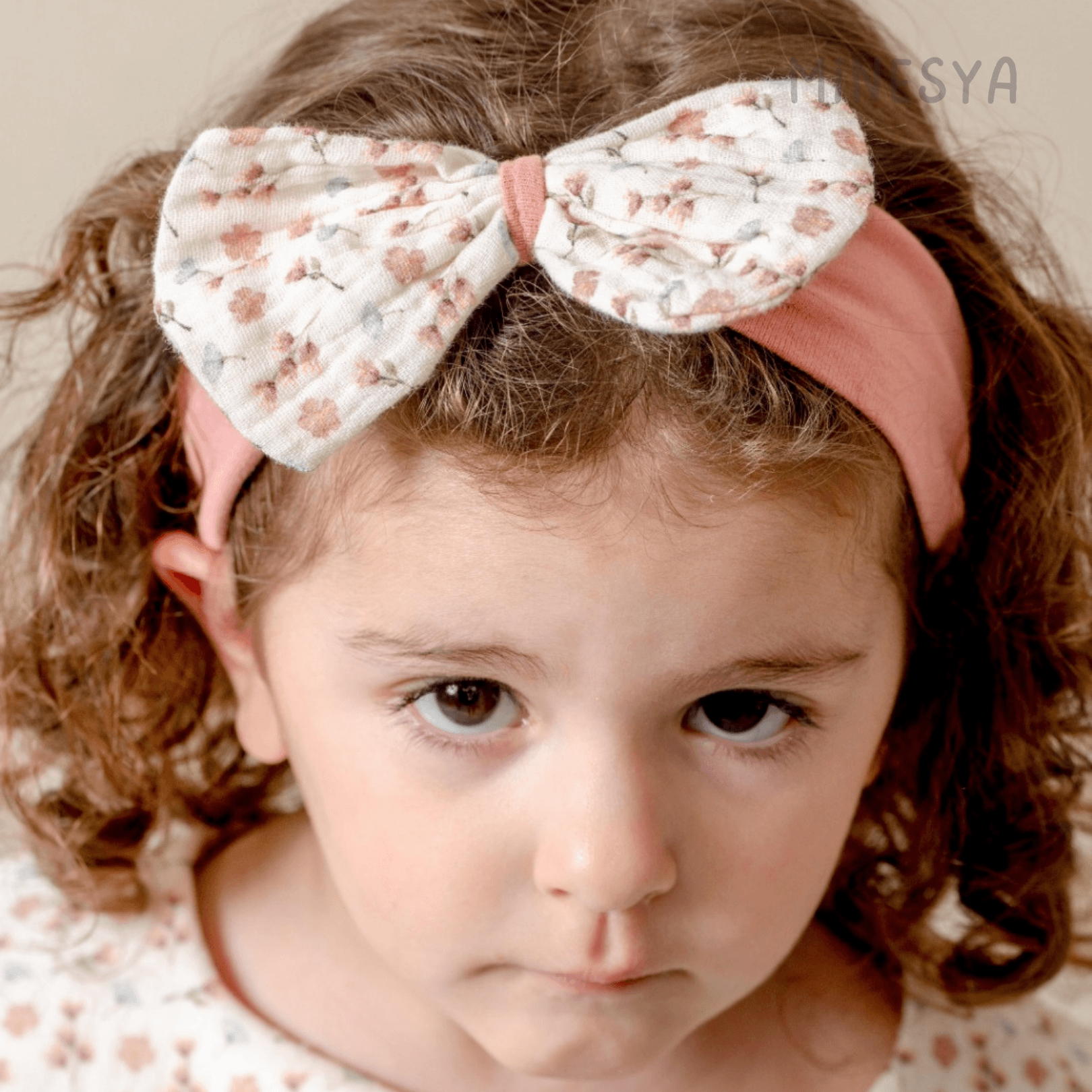 Oeko-Tex Sertifikalı Kız Bebek Çiçekli Etekli Takım – Bandana Hediyeli