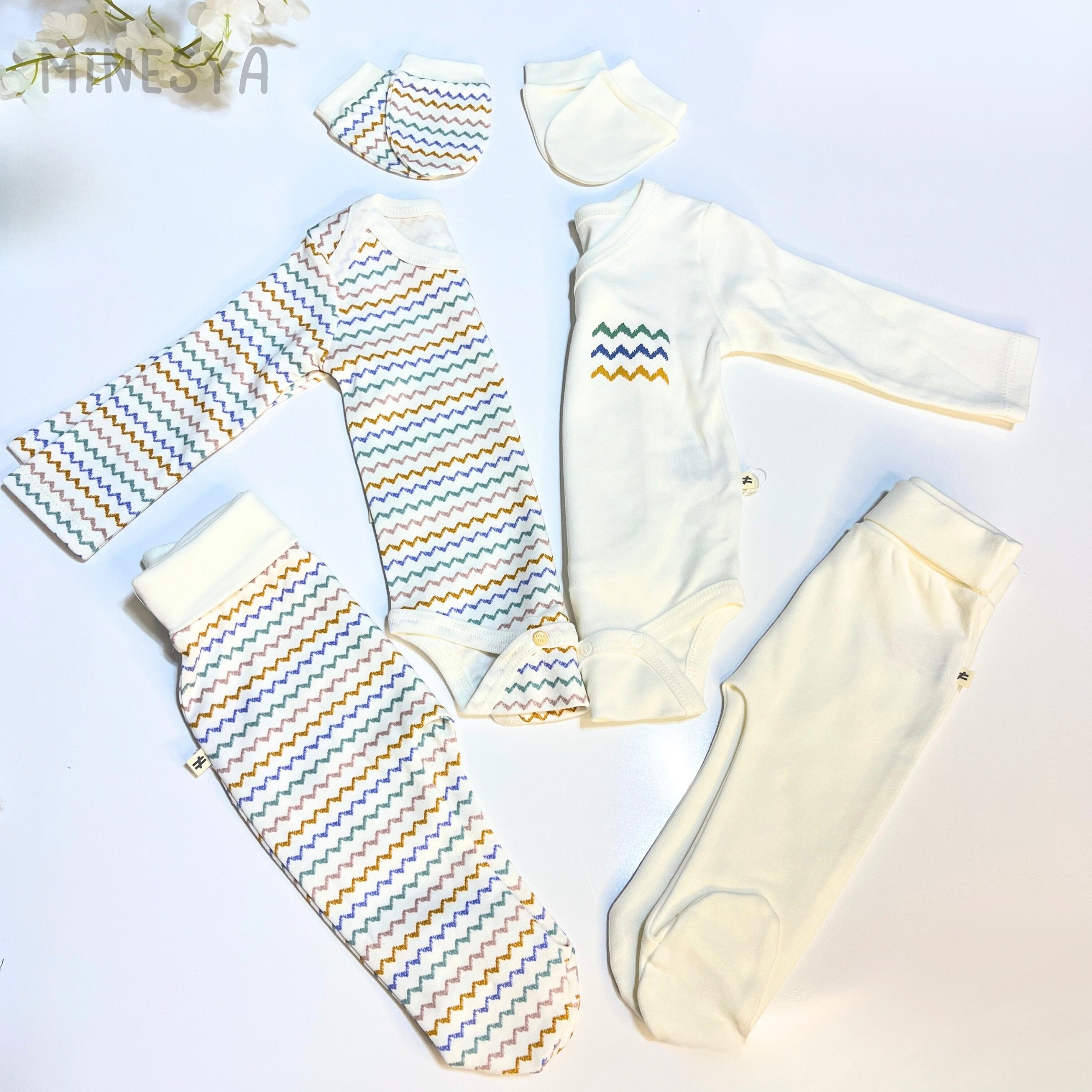Altı Parça Zikzak Desenli Eldivenli Set