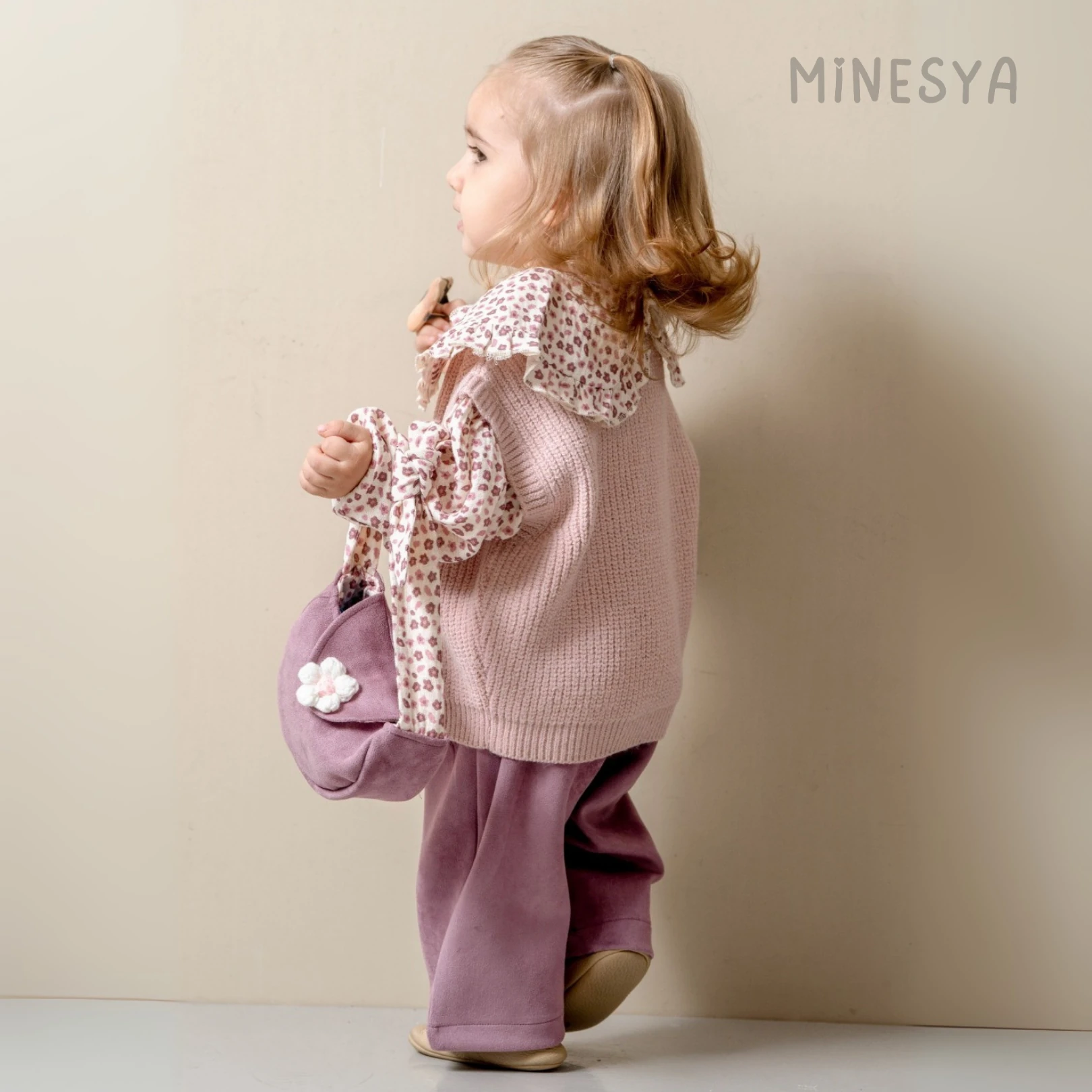 Oeko-Tex Sertifikalı Kız Bebek Suet Pantolonlu 3’lü Takım – Çanta Aksesuarlı