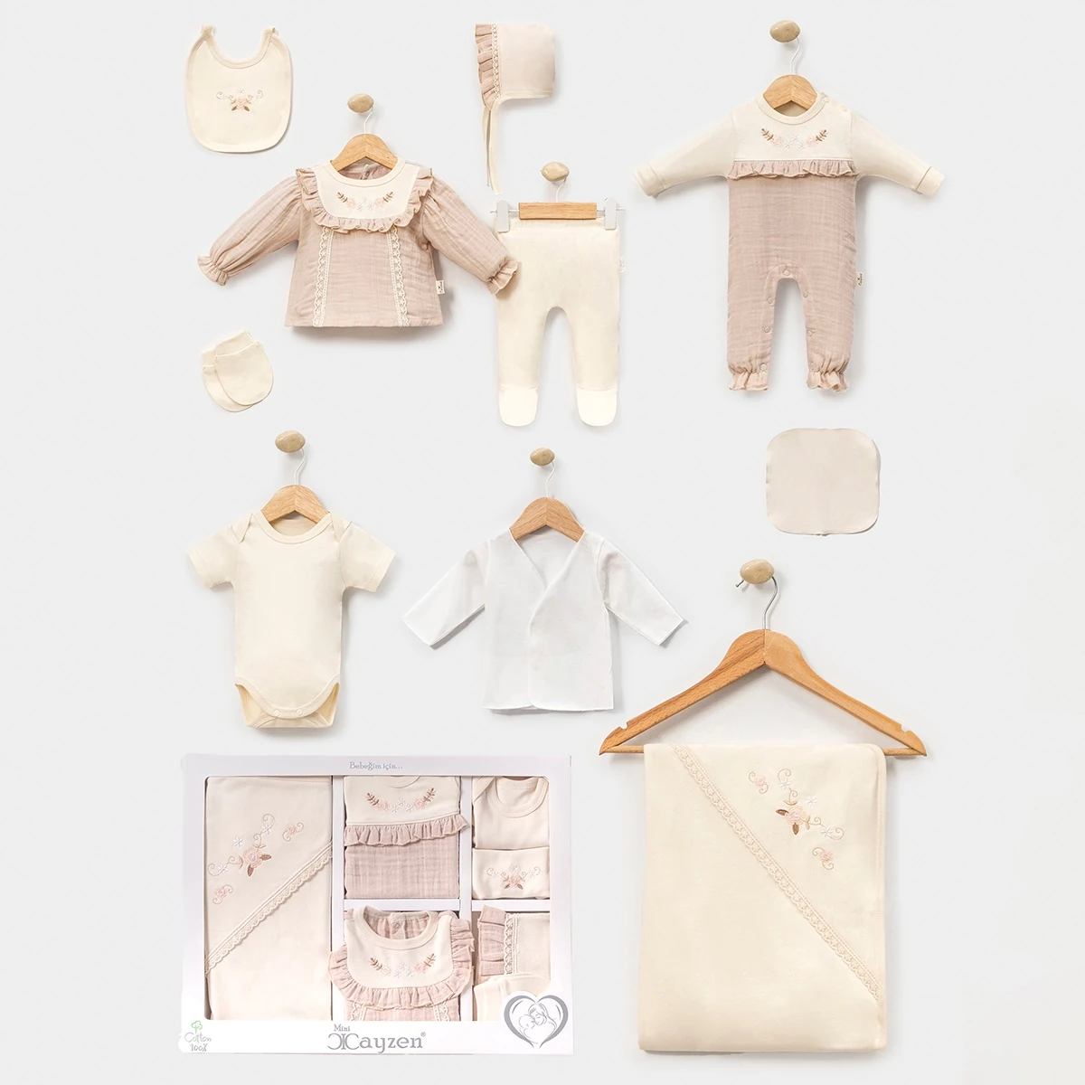 Oeko-Tex Sertifikalı Çiçek İşlemeli Müslin 10’lu Kız Bebek Hastane Çıkış Seti