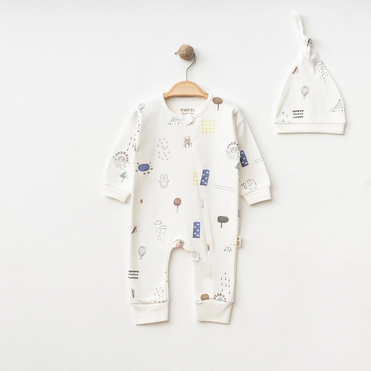 Pamuklu Minimal Desenli Erkek Bebek Tulum ve Şapka Seti