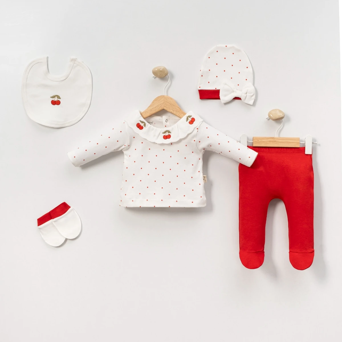 Oeko-Tex Sertifikalı Kız Bebek 5’li Kirazlı Yaka Hastane Çıkış Seti - Kırmızı