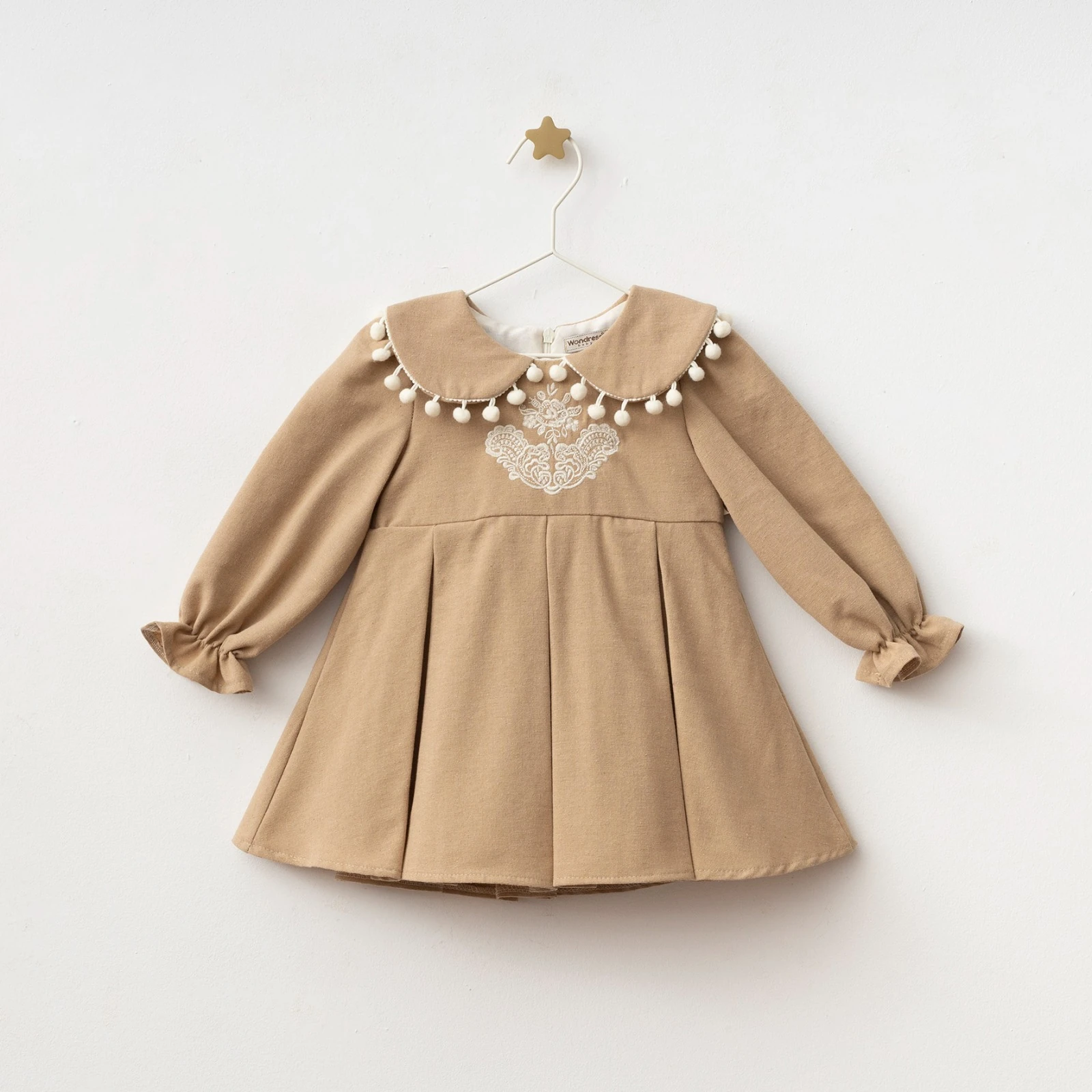 Astarlı Ponponlu Bebe Yaka Detaylı Elbise