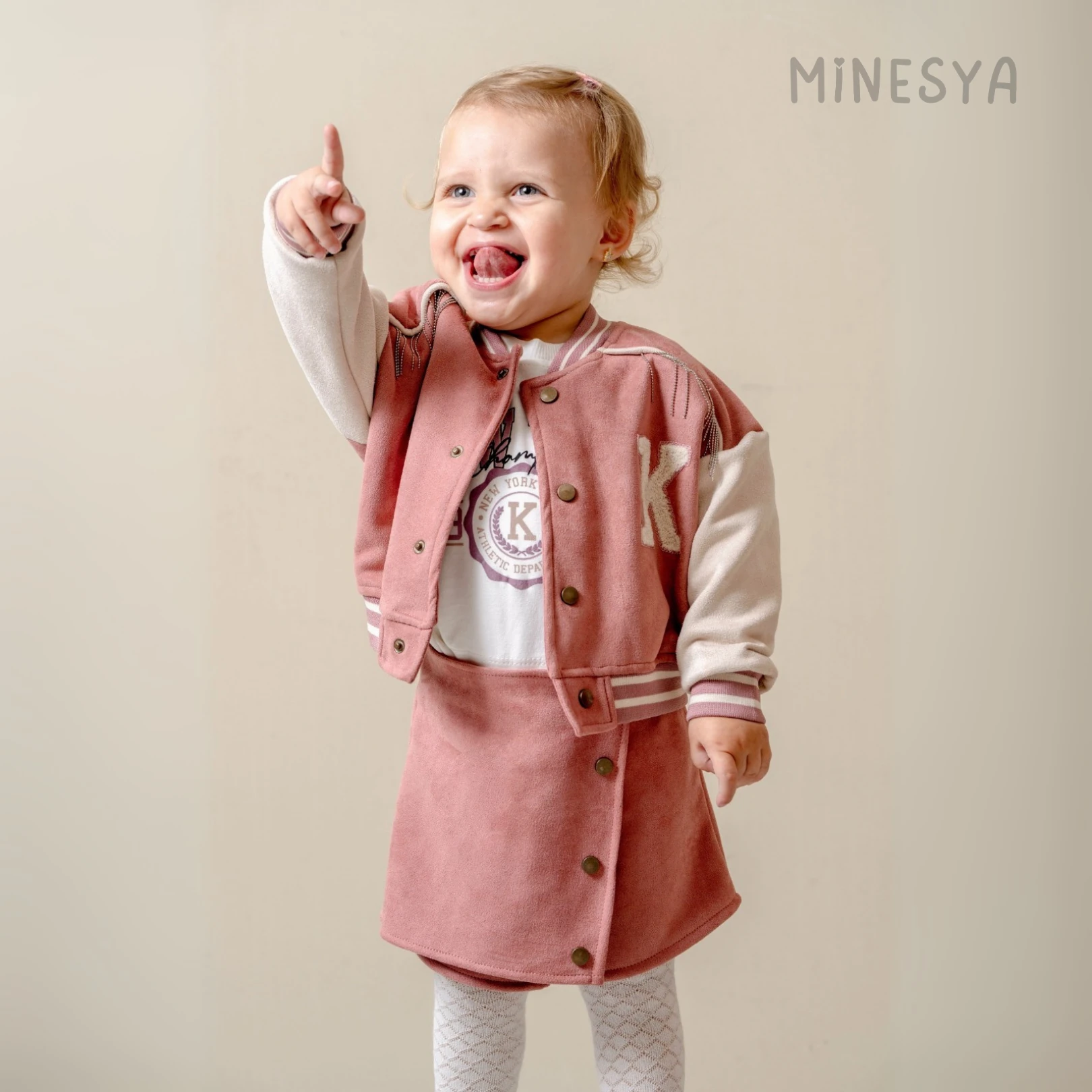 Modern Kolej Tarzı: 3’lü Şort Etekli Kız Bebek Takım