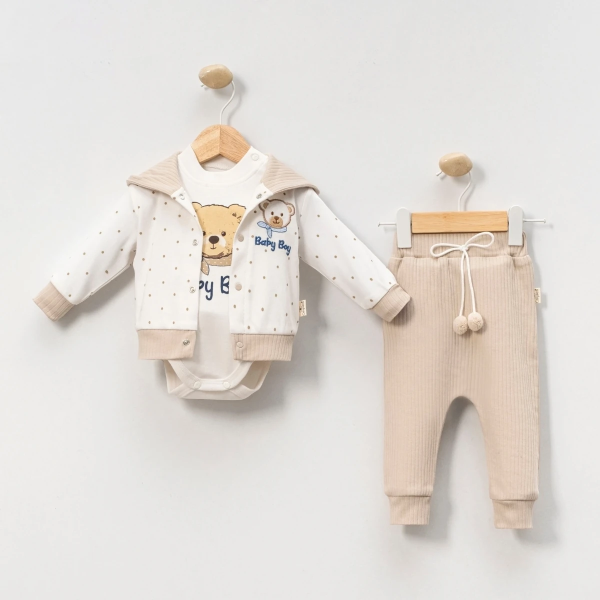 Oeko-Tex Sertifikalı Baskılı Sevimli Kapüşonlu Erkek Bebek 3’lü Takım