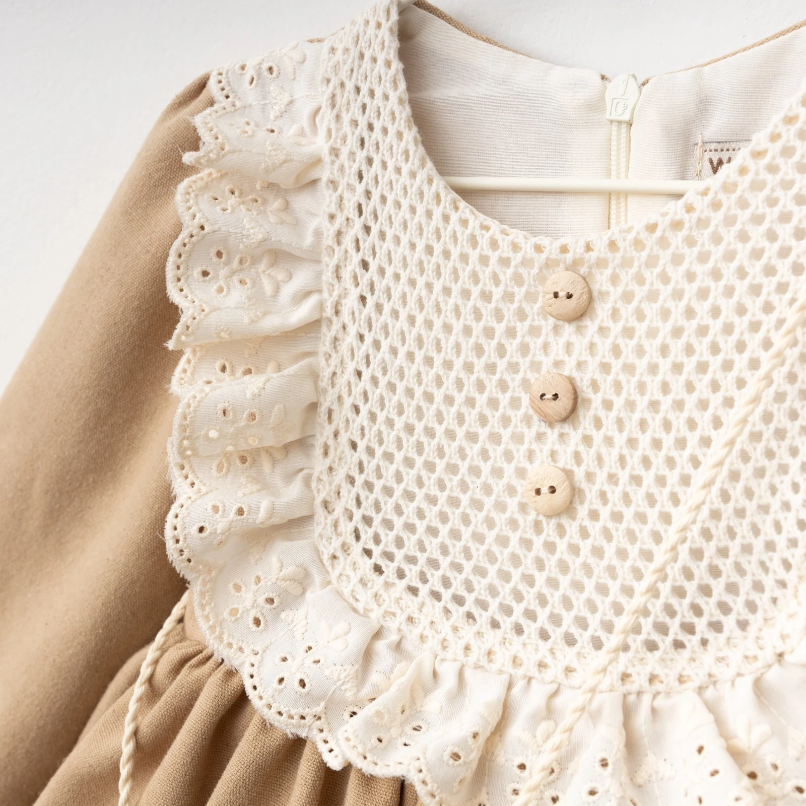 Fırfırlı Hakim Yaka Armut Çantalı Elbise