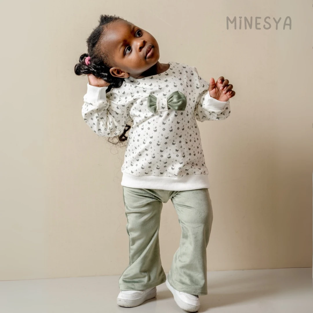 Oeko-Tex Sertifikalı Fiyonklu Sweatshirt ve Pantolon Kız Bebek 2’li Takım 