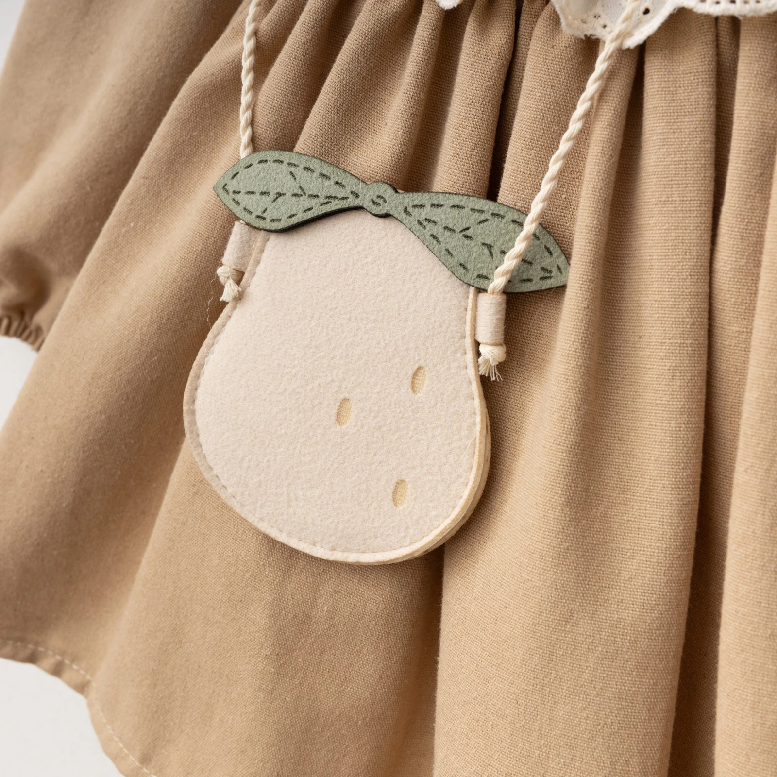 Fırfırlı Hakim Yaka Armut Çantalı Elbise