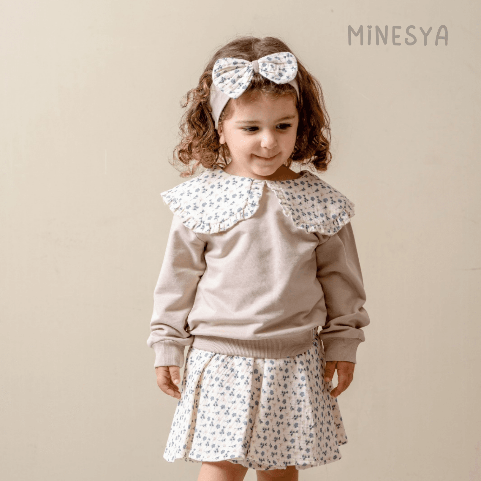 Oeko-Tex Sertifikalı Kız Bebek Çiçekli Etekli Takım – Bandana Hediyeli - Bej