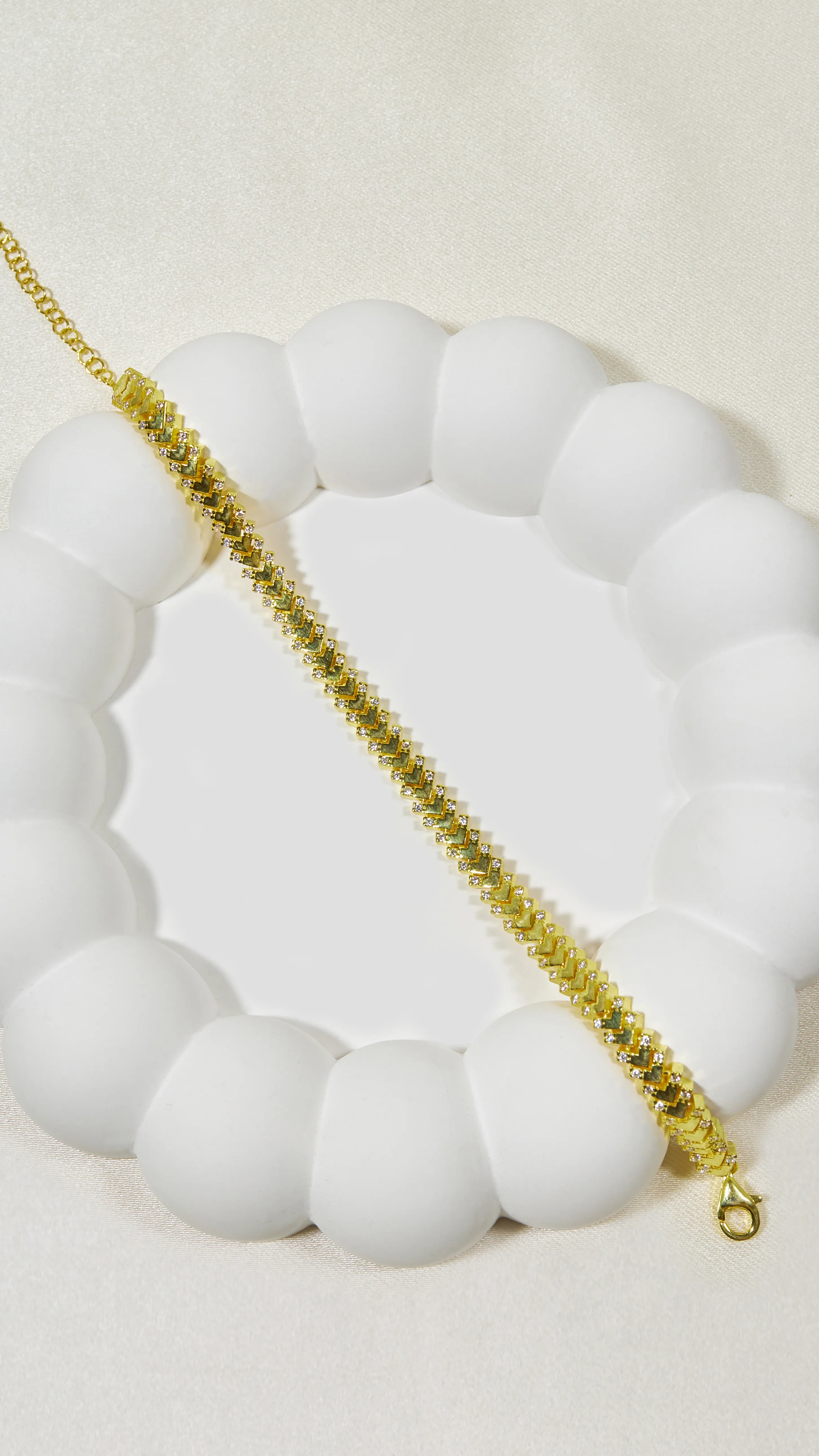 BALIKSIRTI İKİ YANI TAŞLI BİLEKLİK