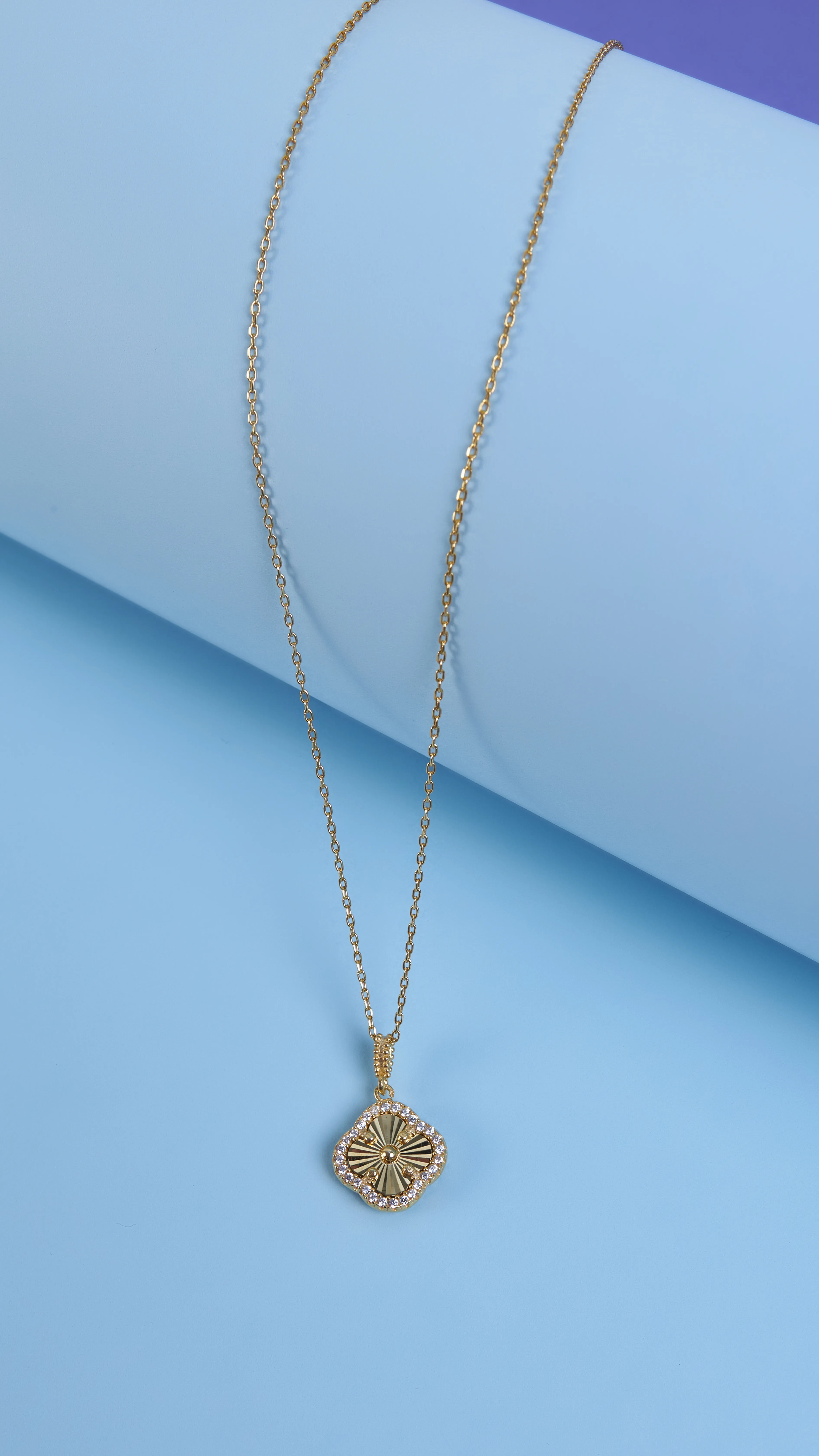 VAN CLEEF TAŞLI TEK YONCA KOLYE