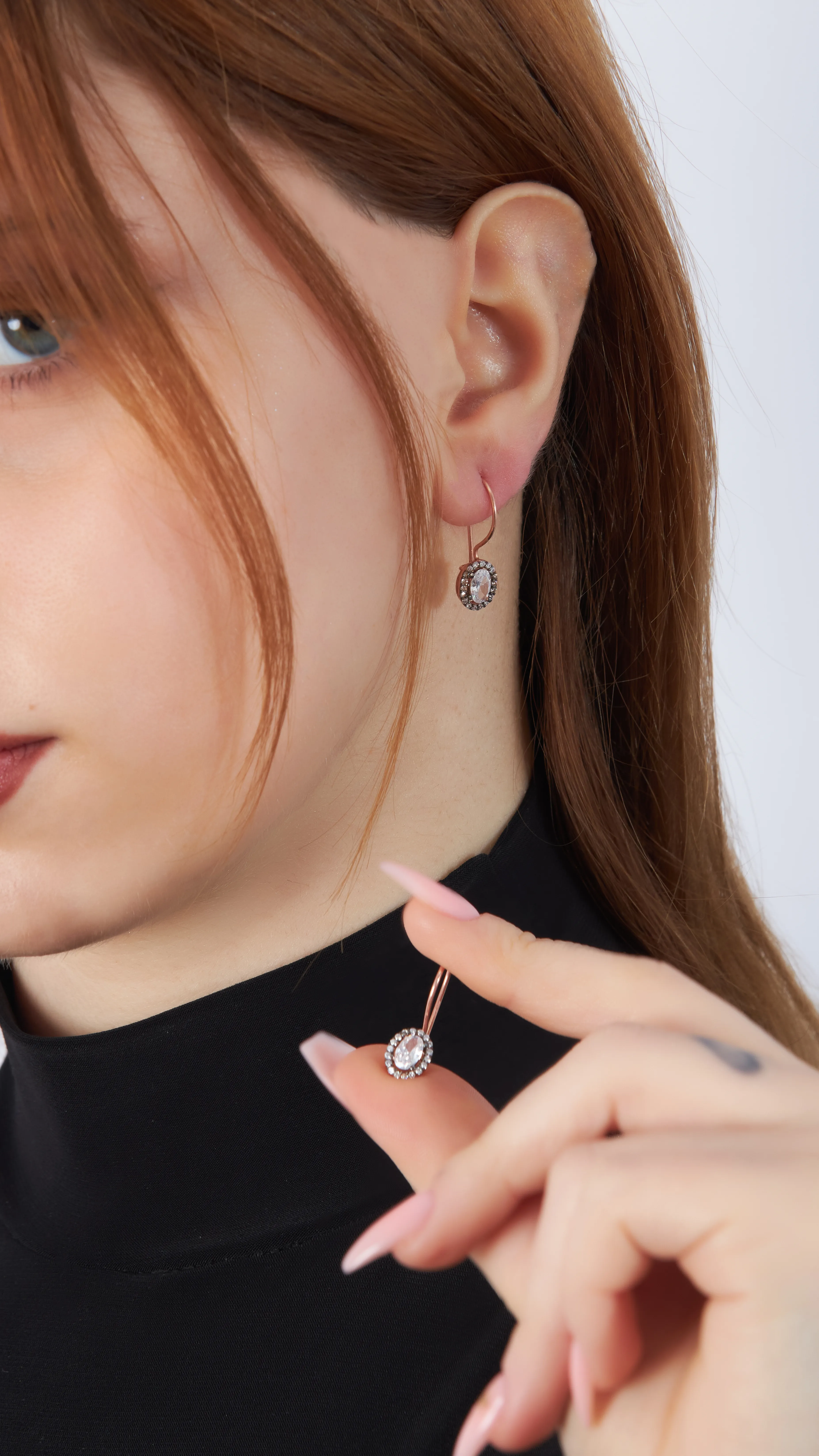 OVAL TAŞLI ROSE TEL KÜPE