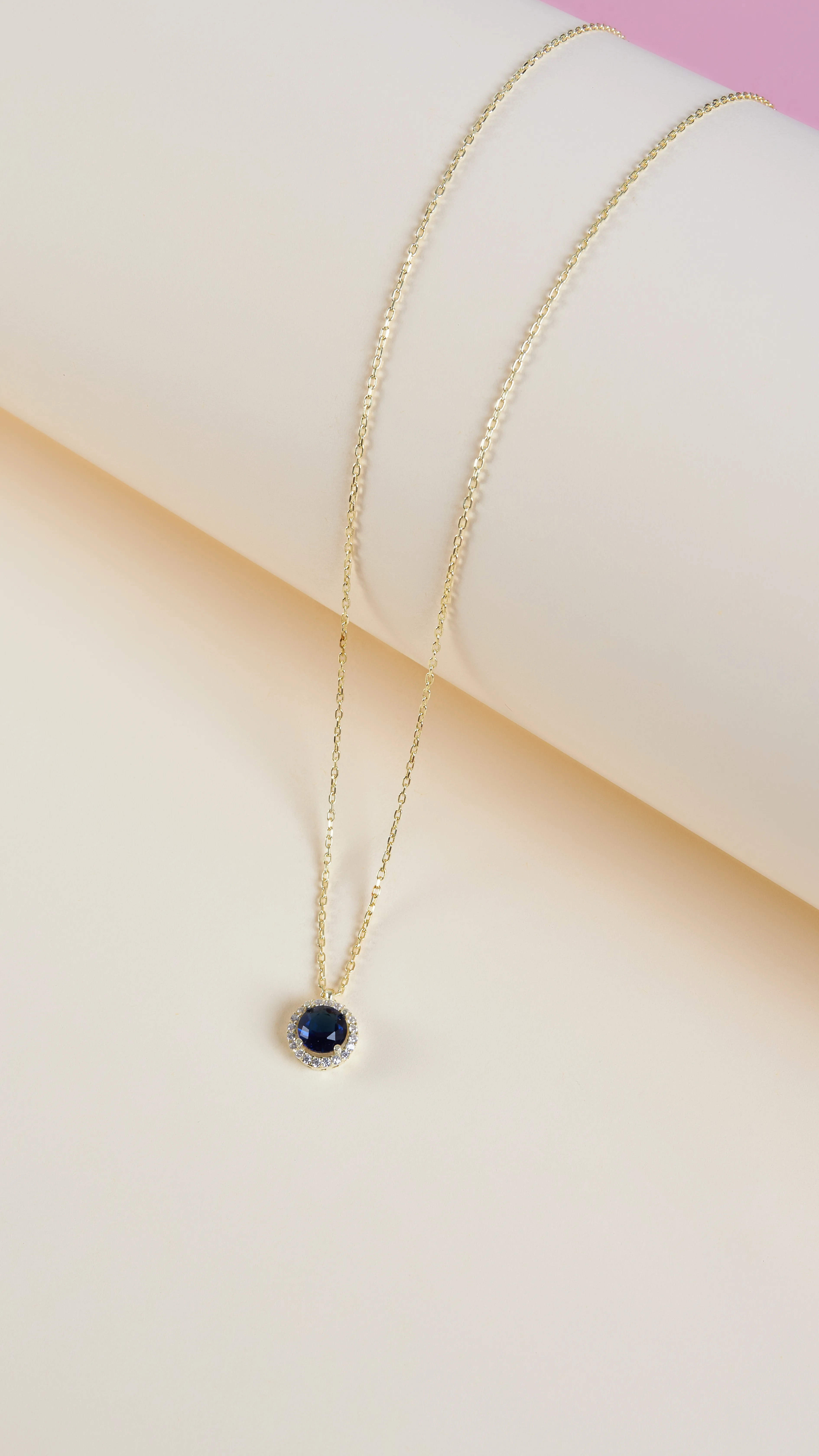 YUVARLAK TAŞLI GOLD KOLYE