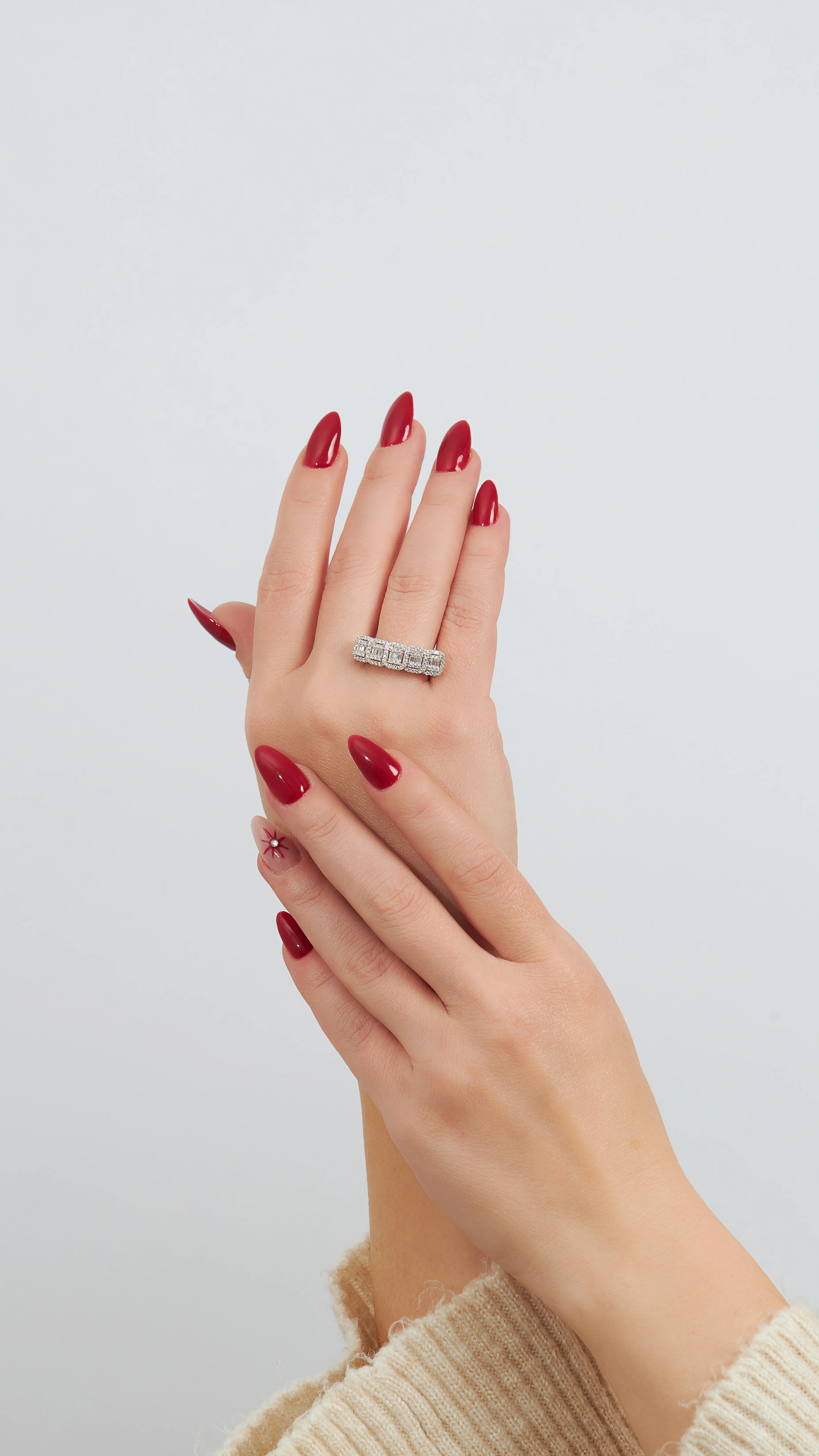 BAGET BEŞTAŞ YÜZÜK