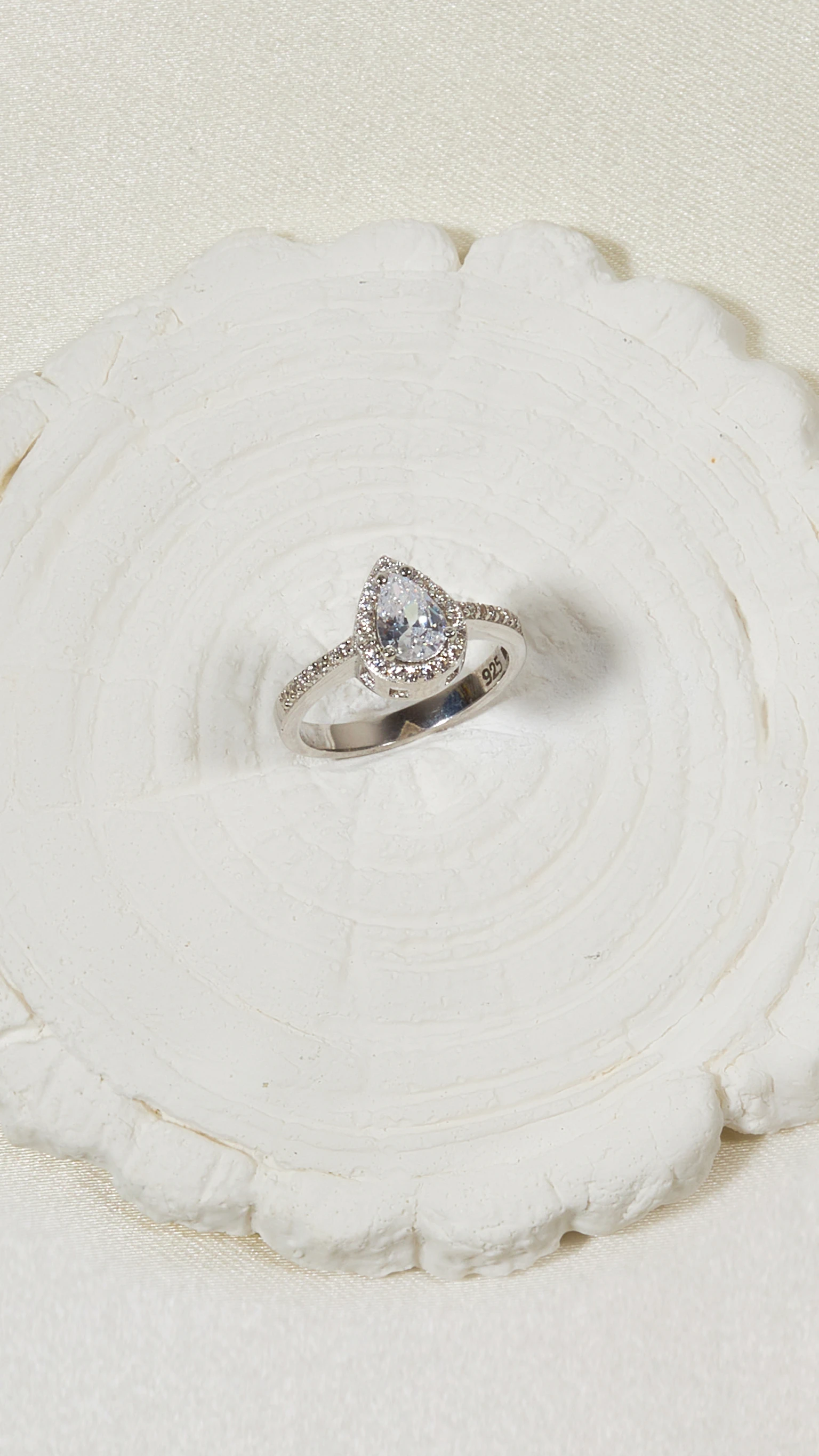 DAMLA TAŞLI YÜZÜK