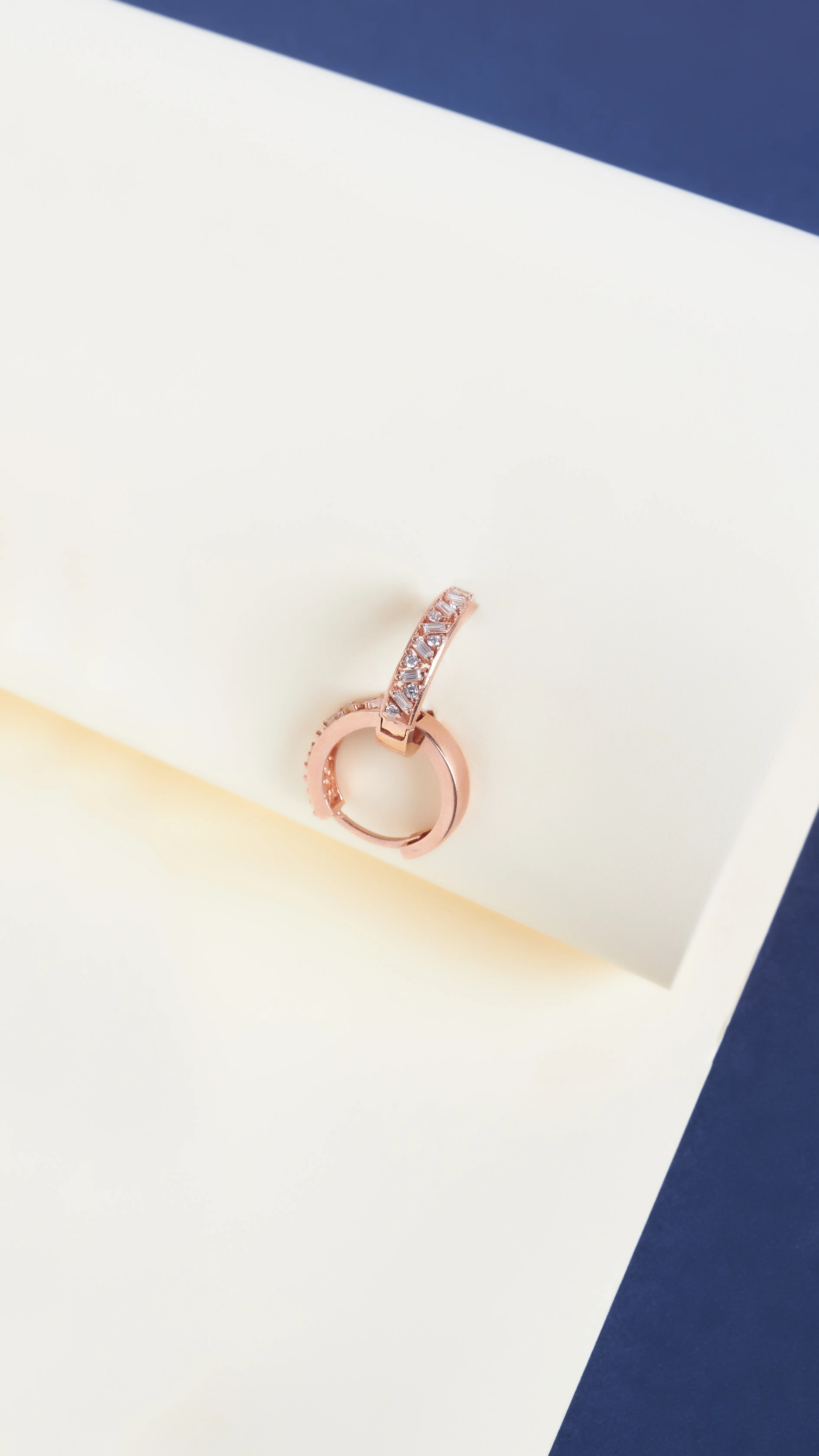 17 MM ÇAPRAZ TAŞLI HALKA KÜPE