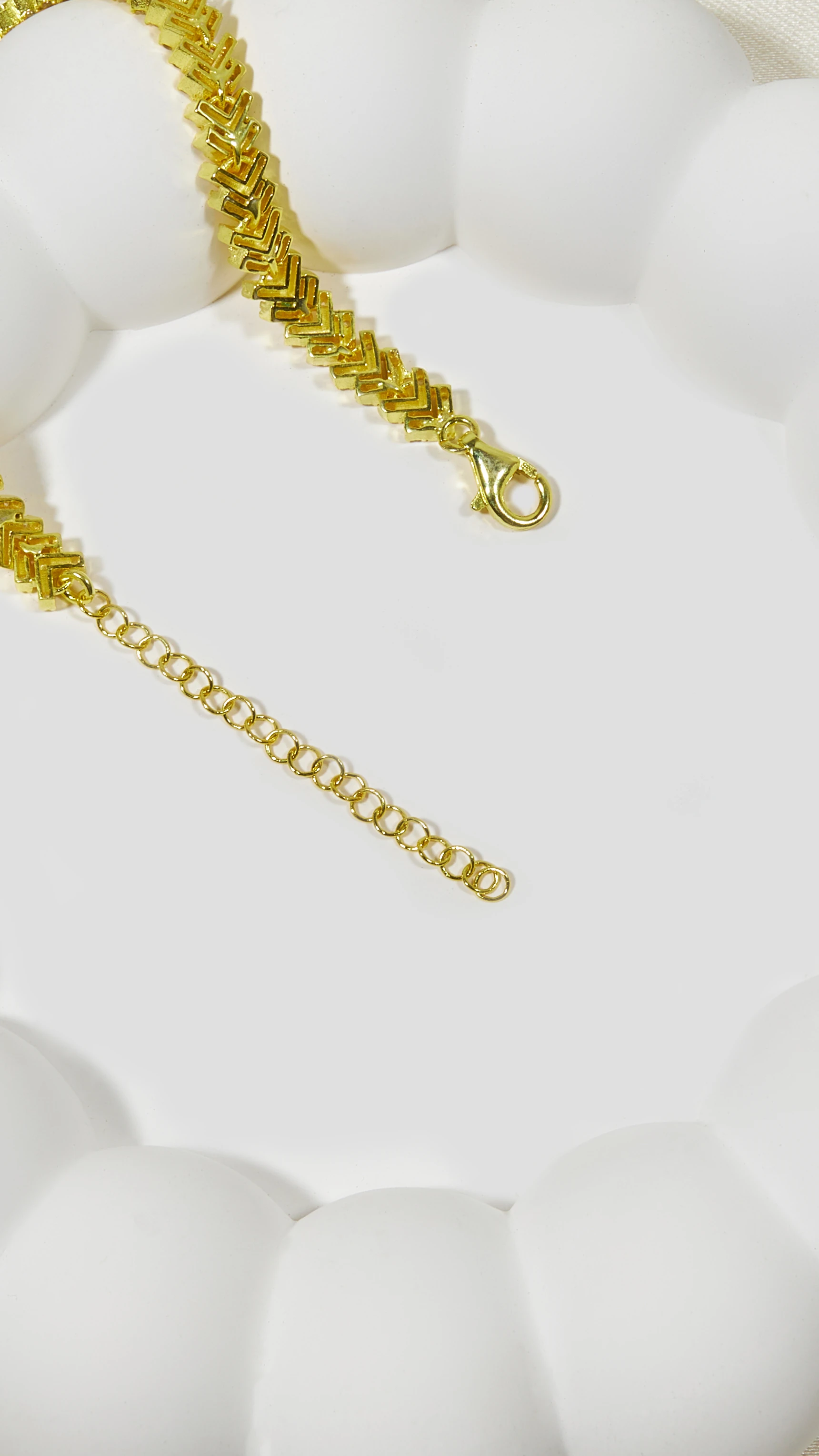 BALIKSIRTI İKİ YANI TAŞLI BİLEKLİK