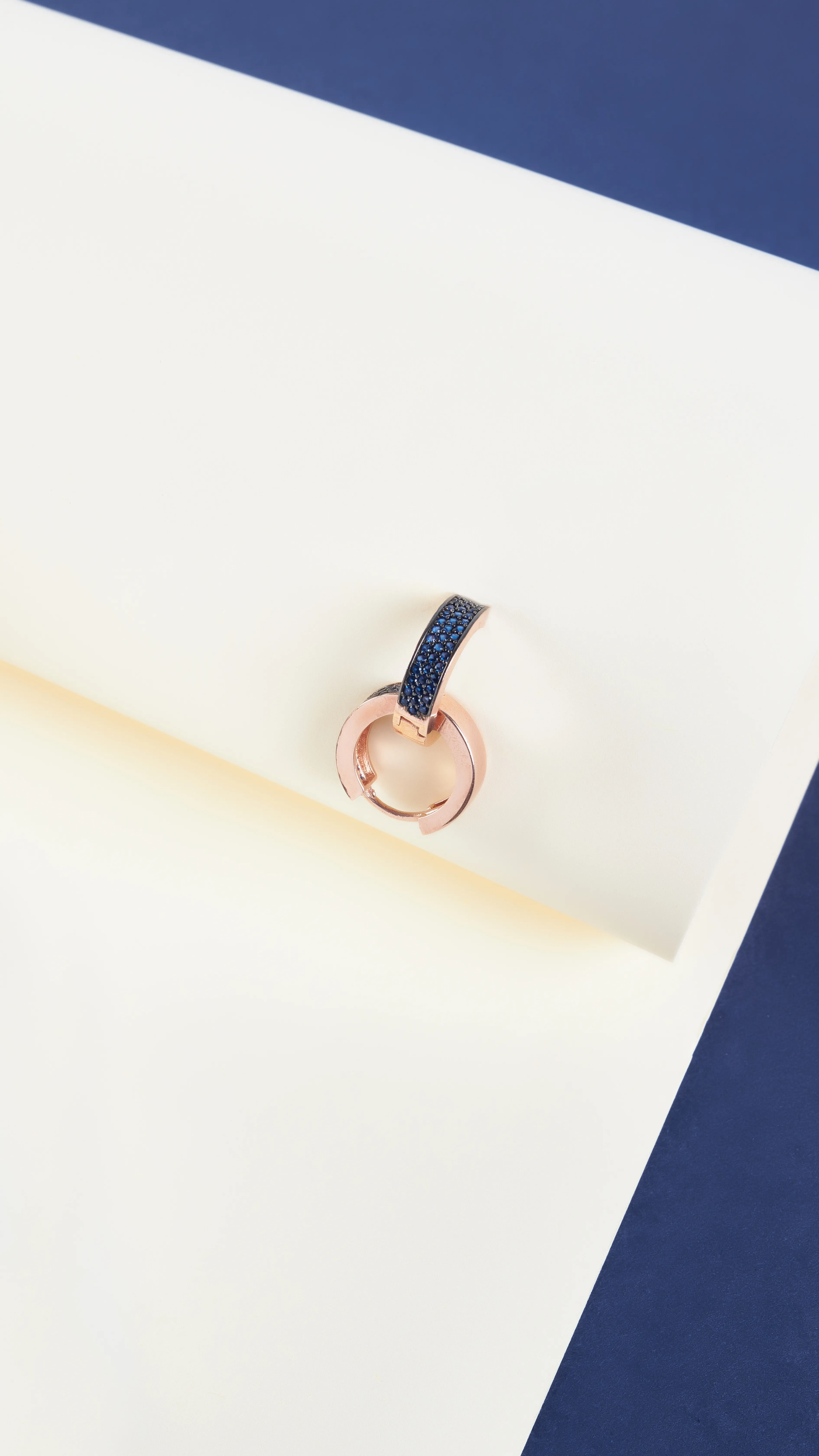 17 MM LACİVERT ZİRKON TAŞLI HALKA KÜPE