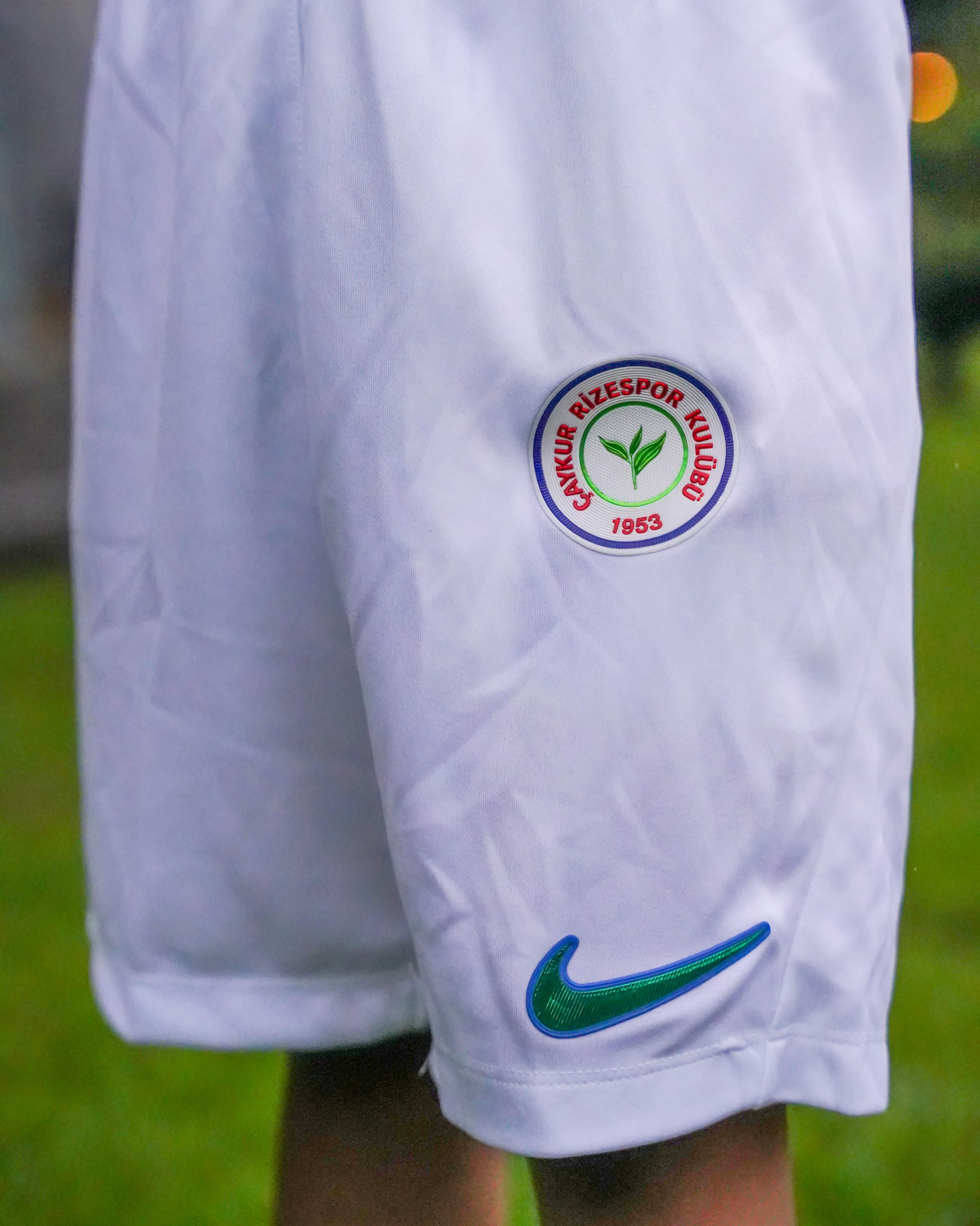 NIKE BEYAZ ŞORT