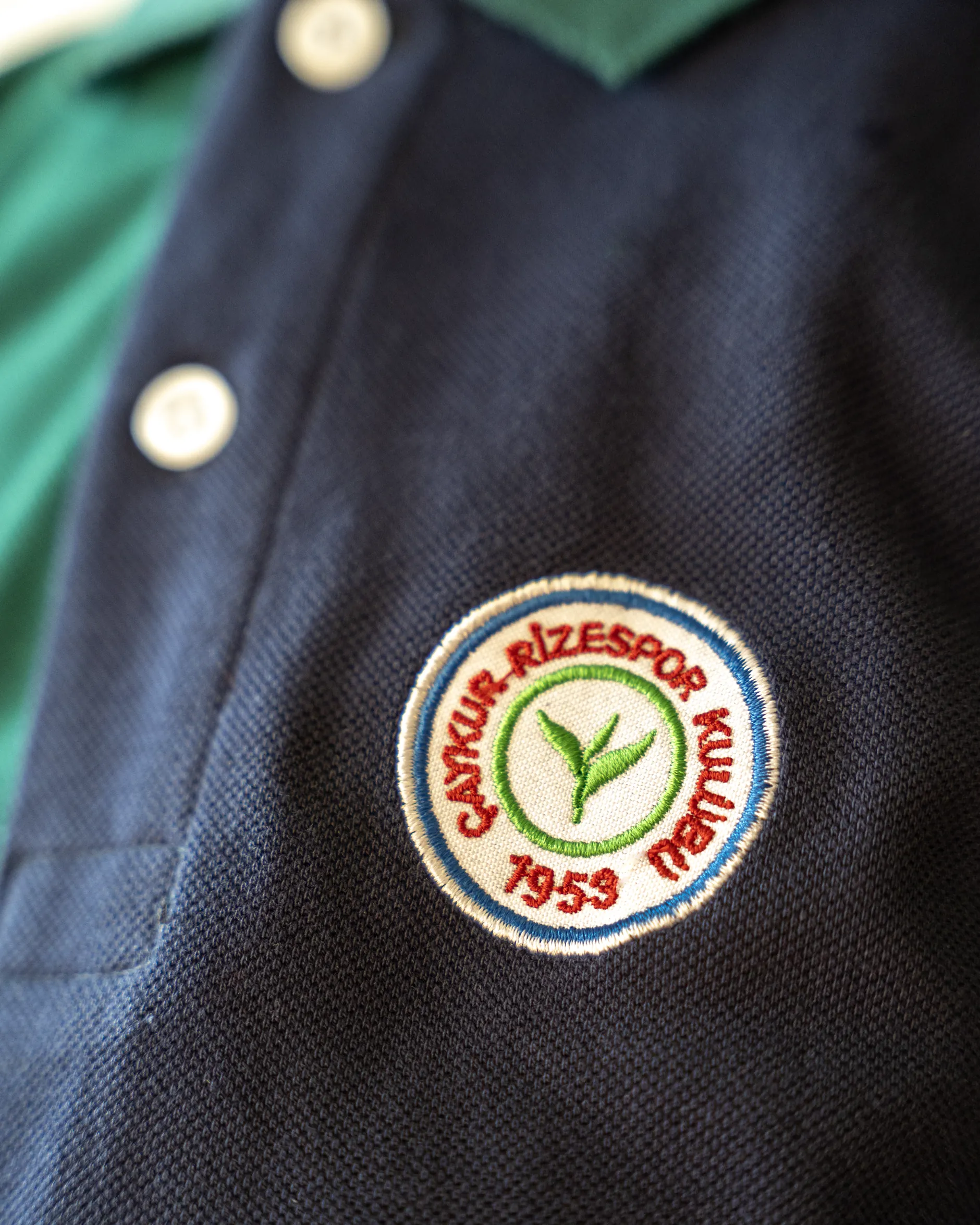 İKİ RENKLİ POLO YAKA ÇOCUK TİŞÖRT