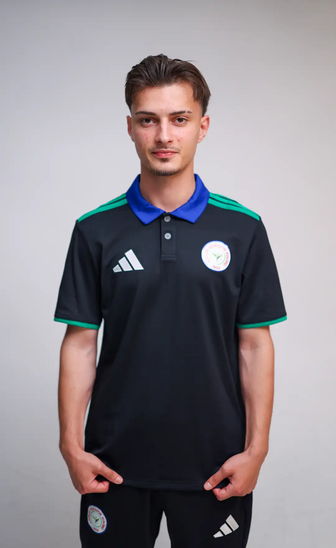 ADİDAS SİYAH POLO YAKA ÜST