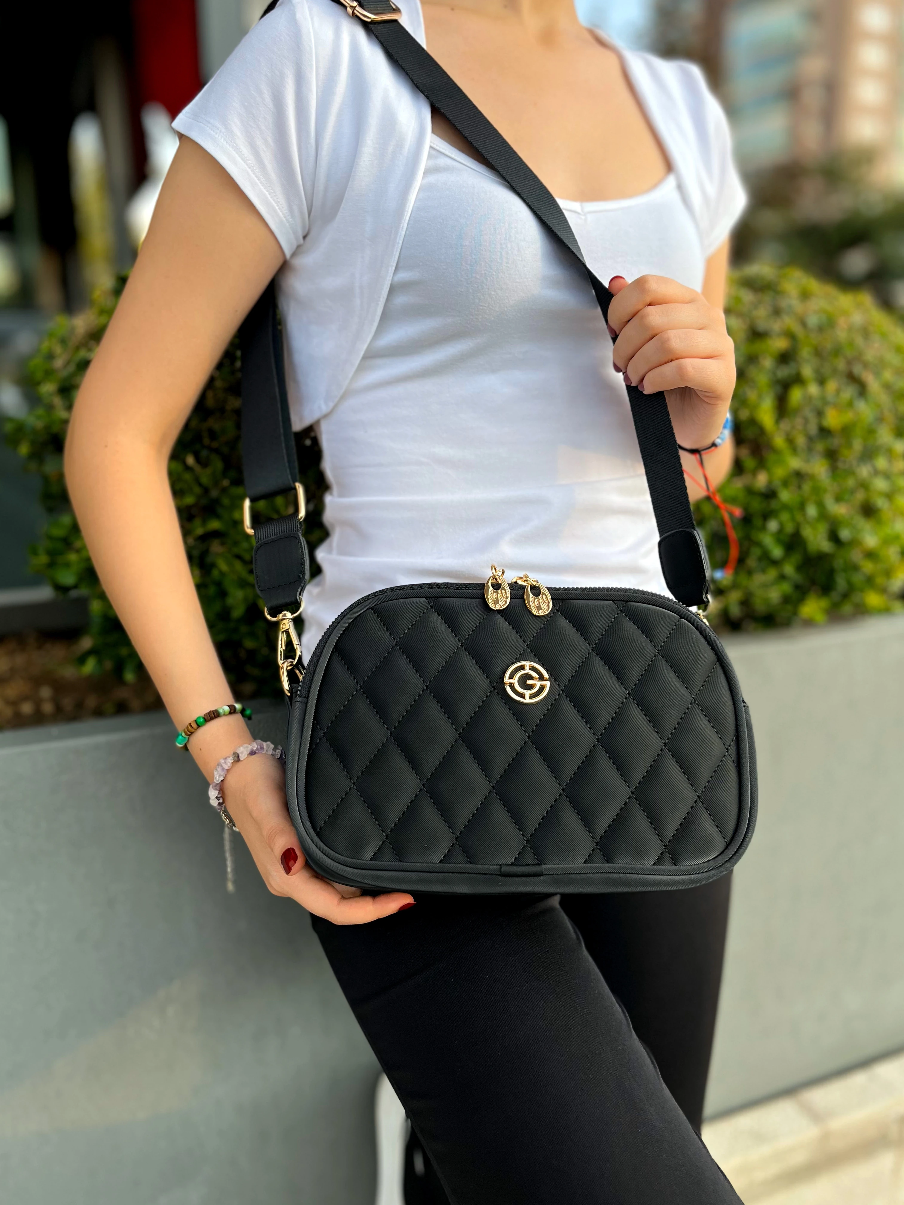 Kapitoneli Dokulu Spor Şık Günlük Kadın Omuz Çantası - Siyah