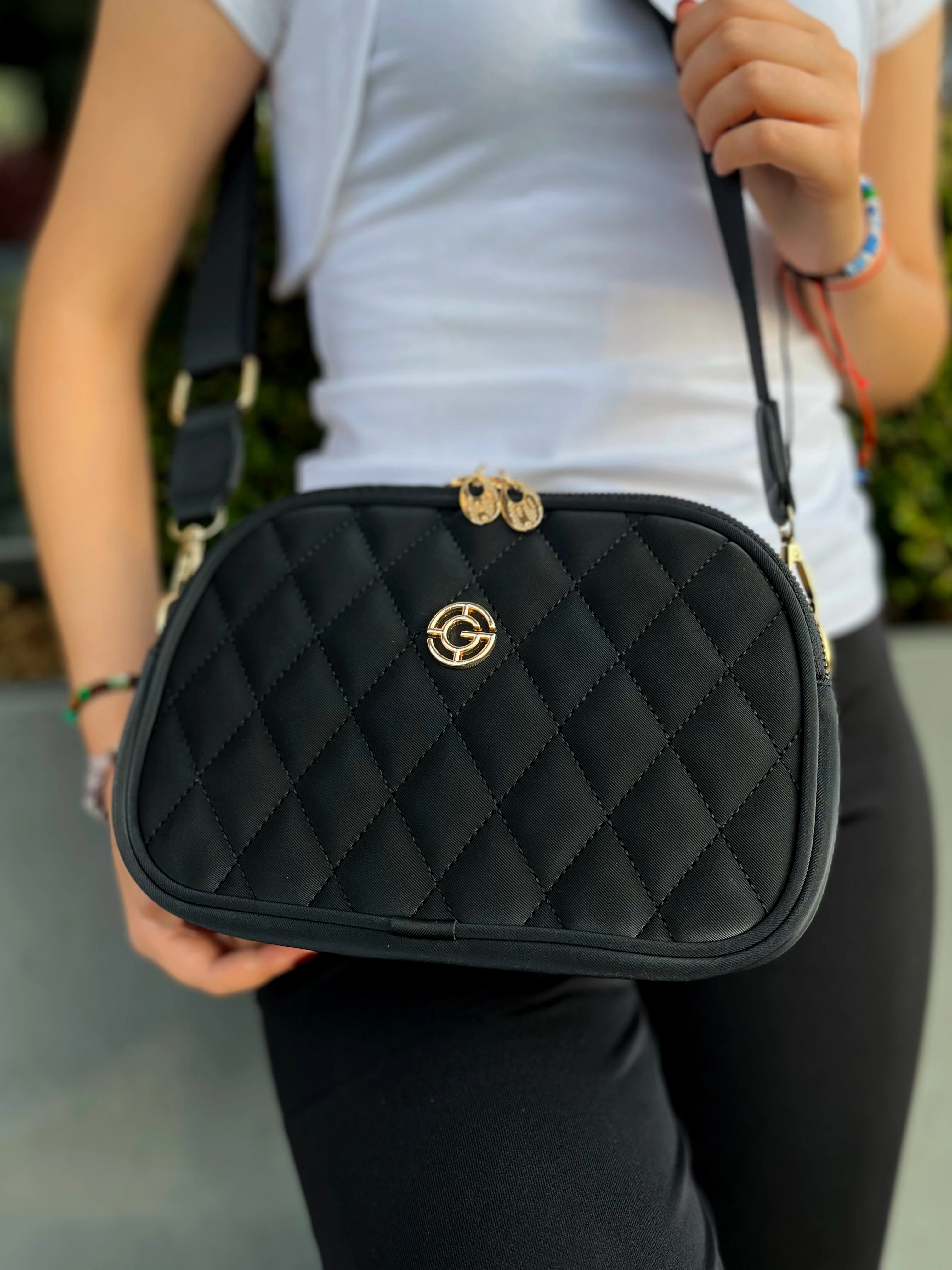 Kapitoneli Dokulu Spor Şık Günlük Kadın Omuz Çantası - Siyah