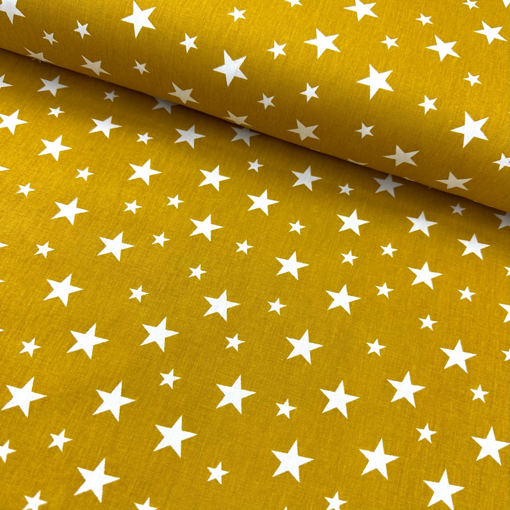 Renkli Zemin Yıldız Poplin Kumaş - Sarı
