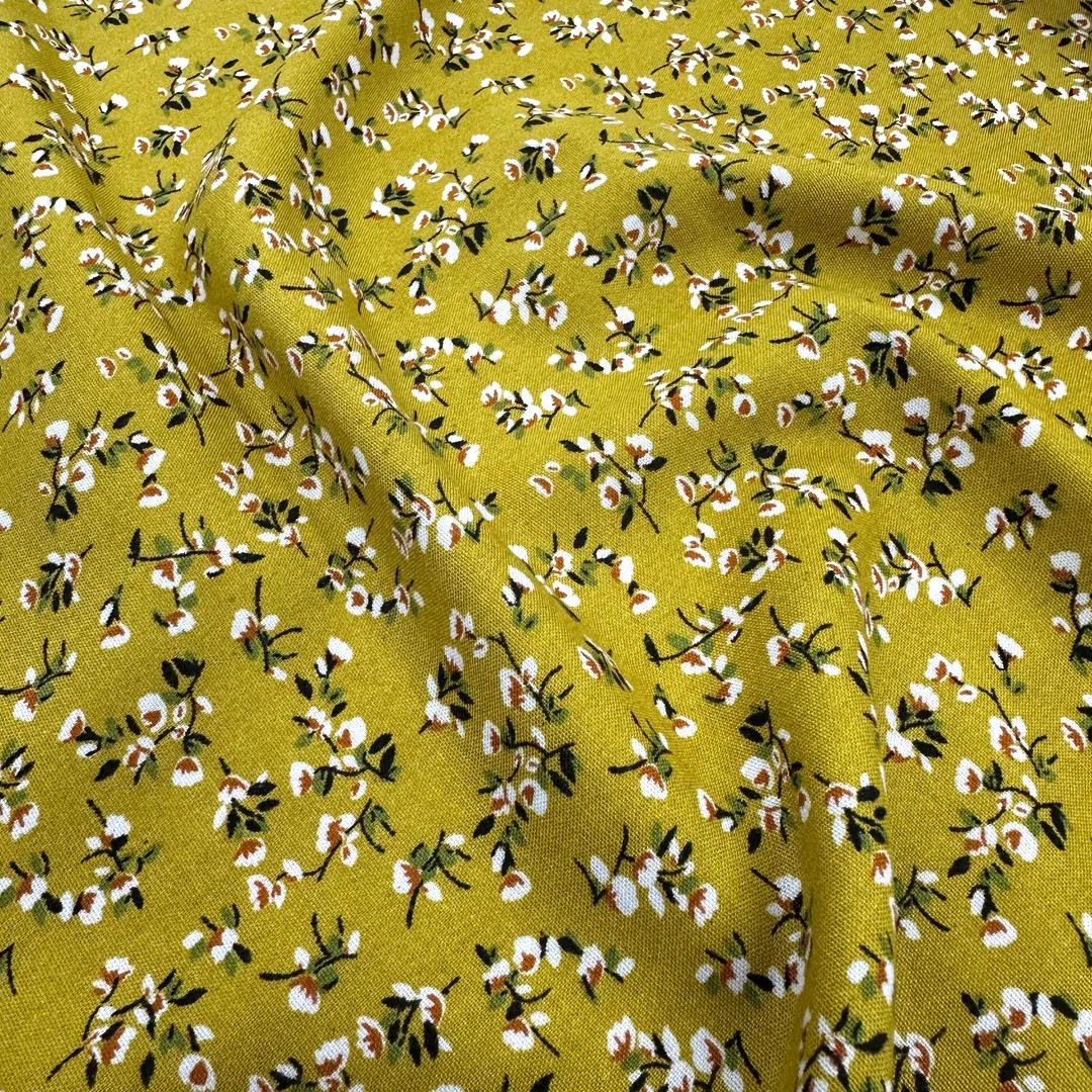 Dallı Beyaz Çiçekler Viskon Kumaş