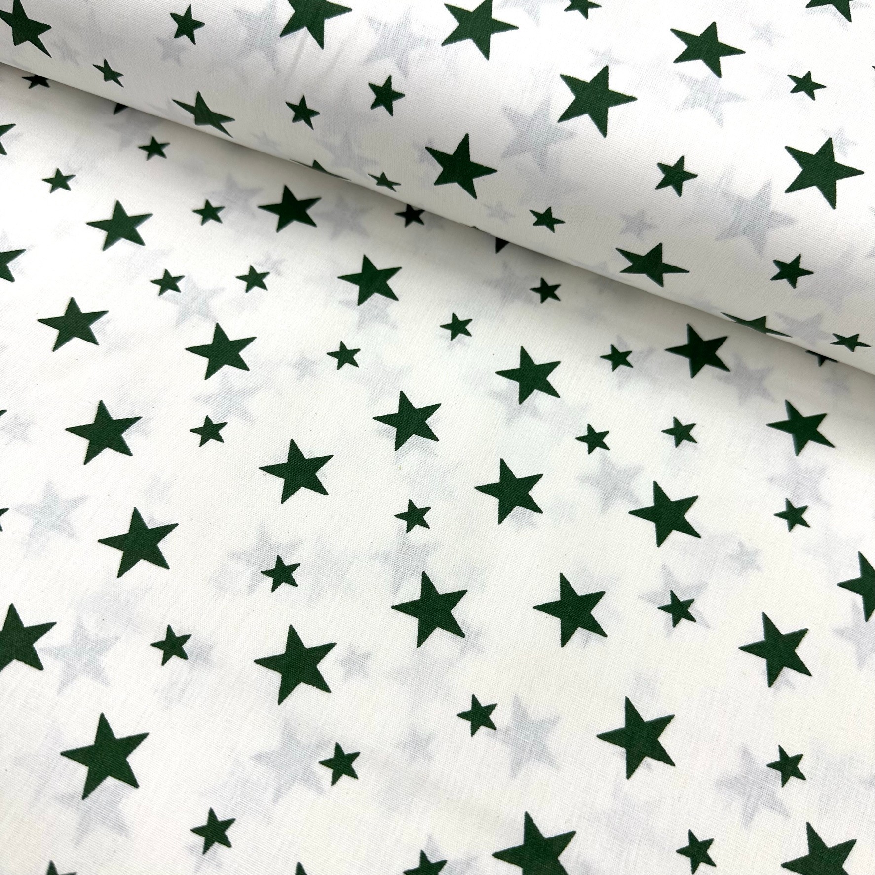 Beyaz Zemin Yıldız Poplin Kumaş - Yeşil