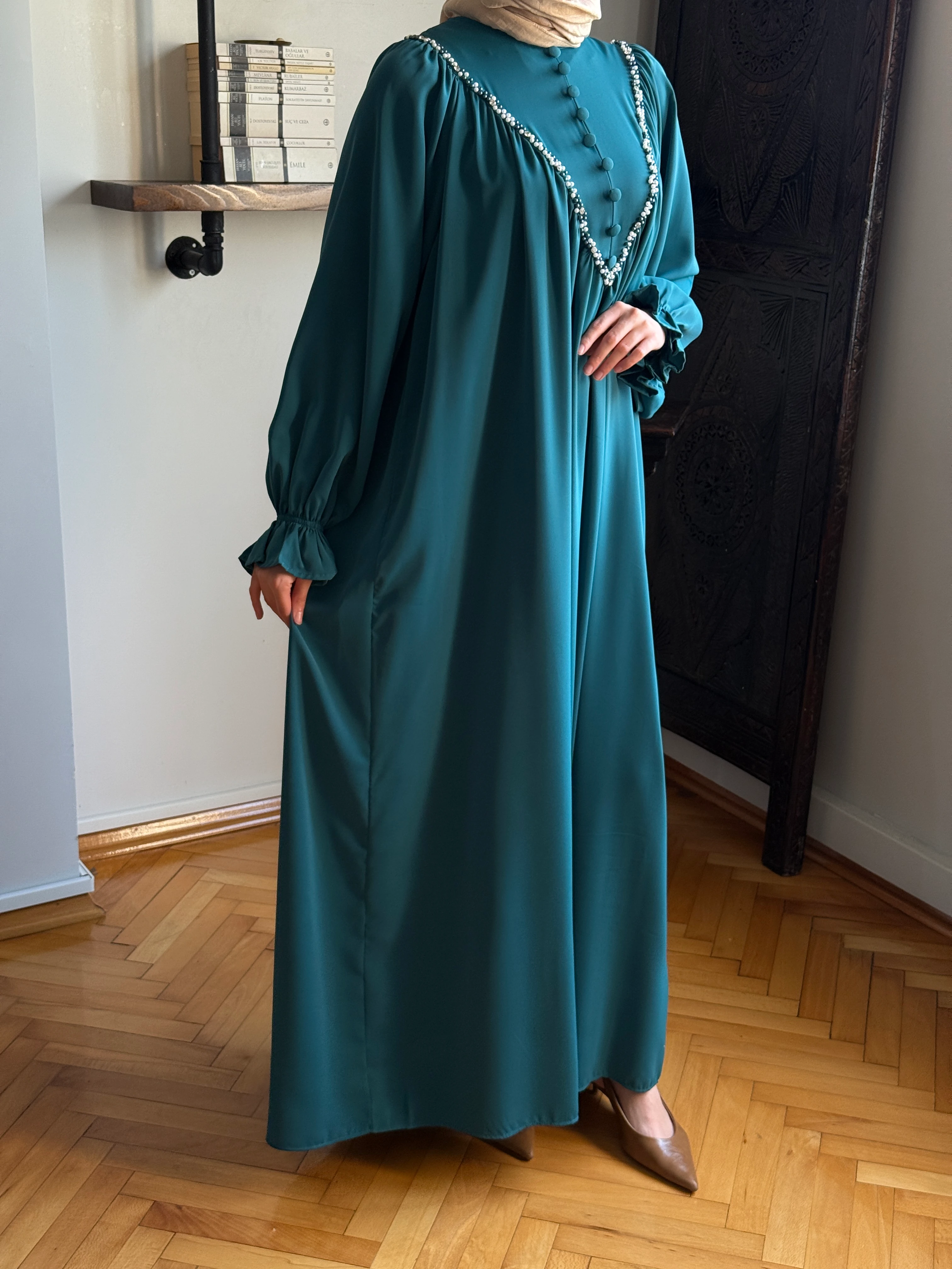 V Büzgülü Kaplama Düğmeli Boncuklu Dubai İpek Elbise 1860 NAVRA | FENDEL