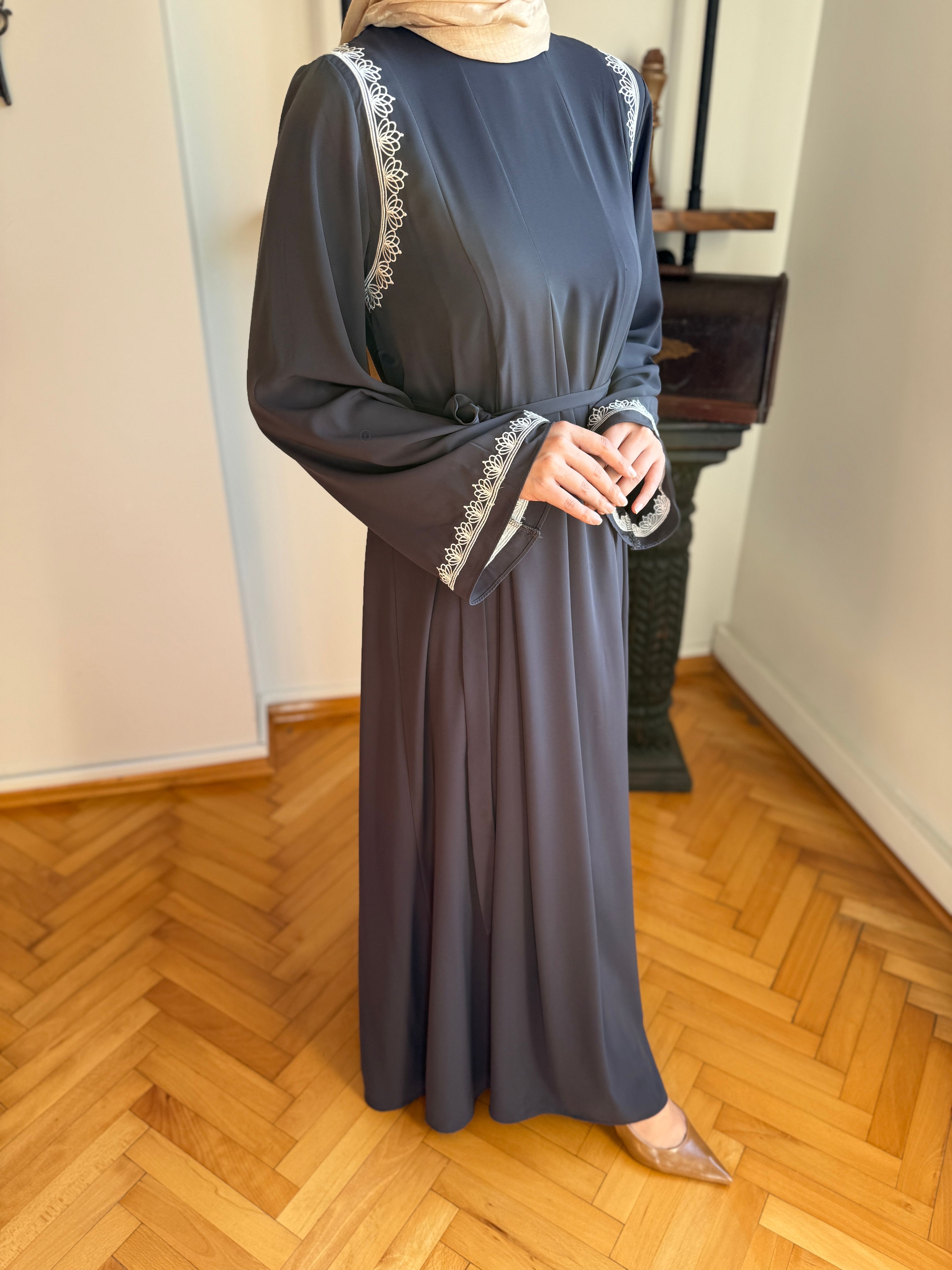 Abaya Kol Nakışlı Medine İpeği Elbise Nsr5060