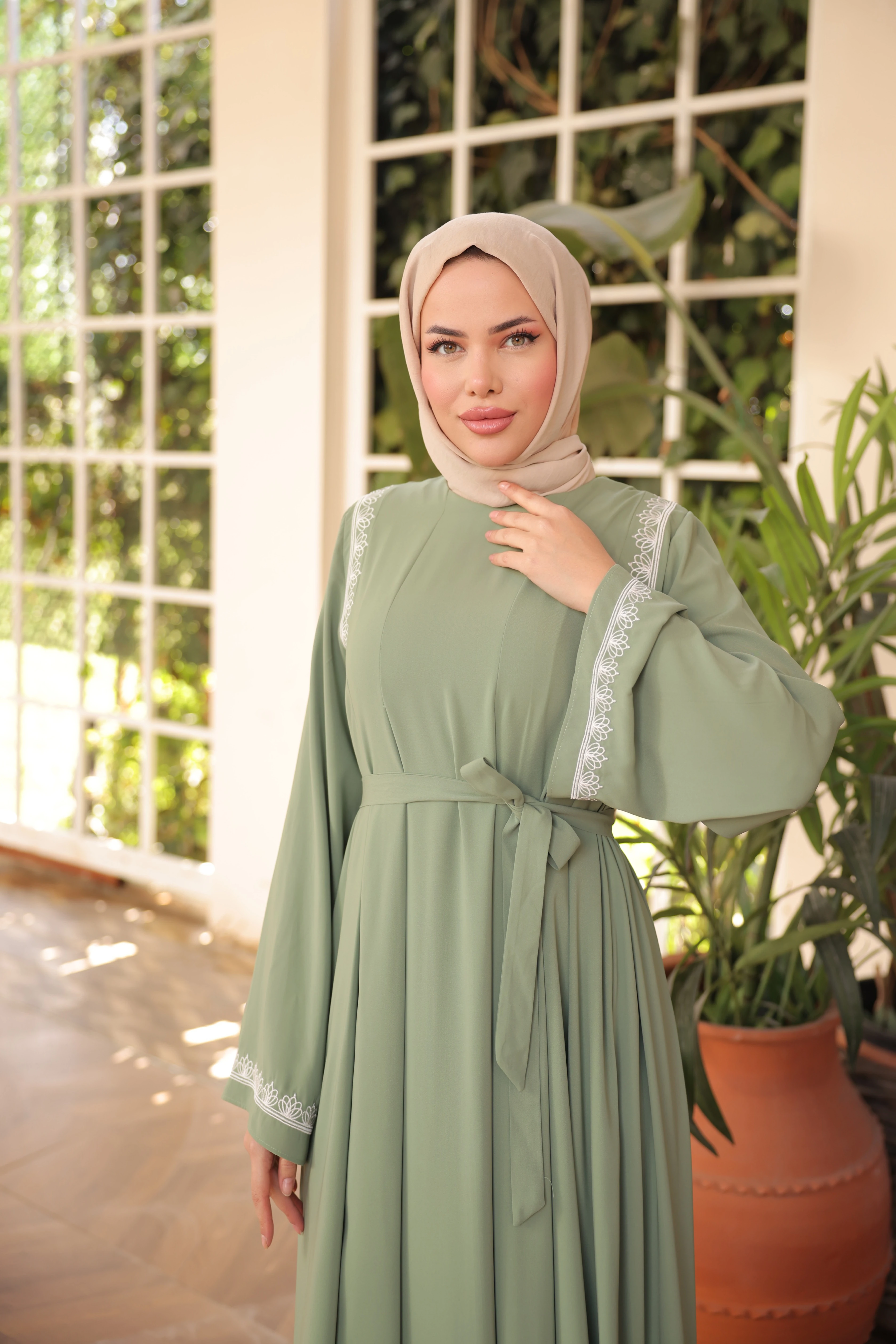 Abaya Kol Nakışlı Medine İpeği Elbise 5060 NAVRA | FENDEL - fıstık yeşili