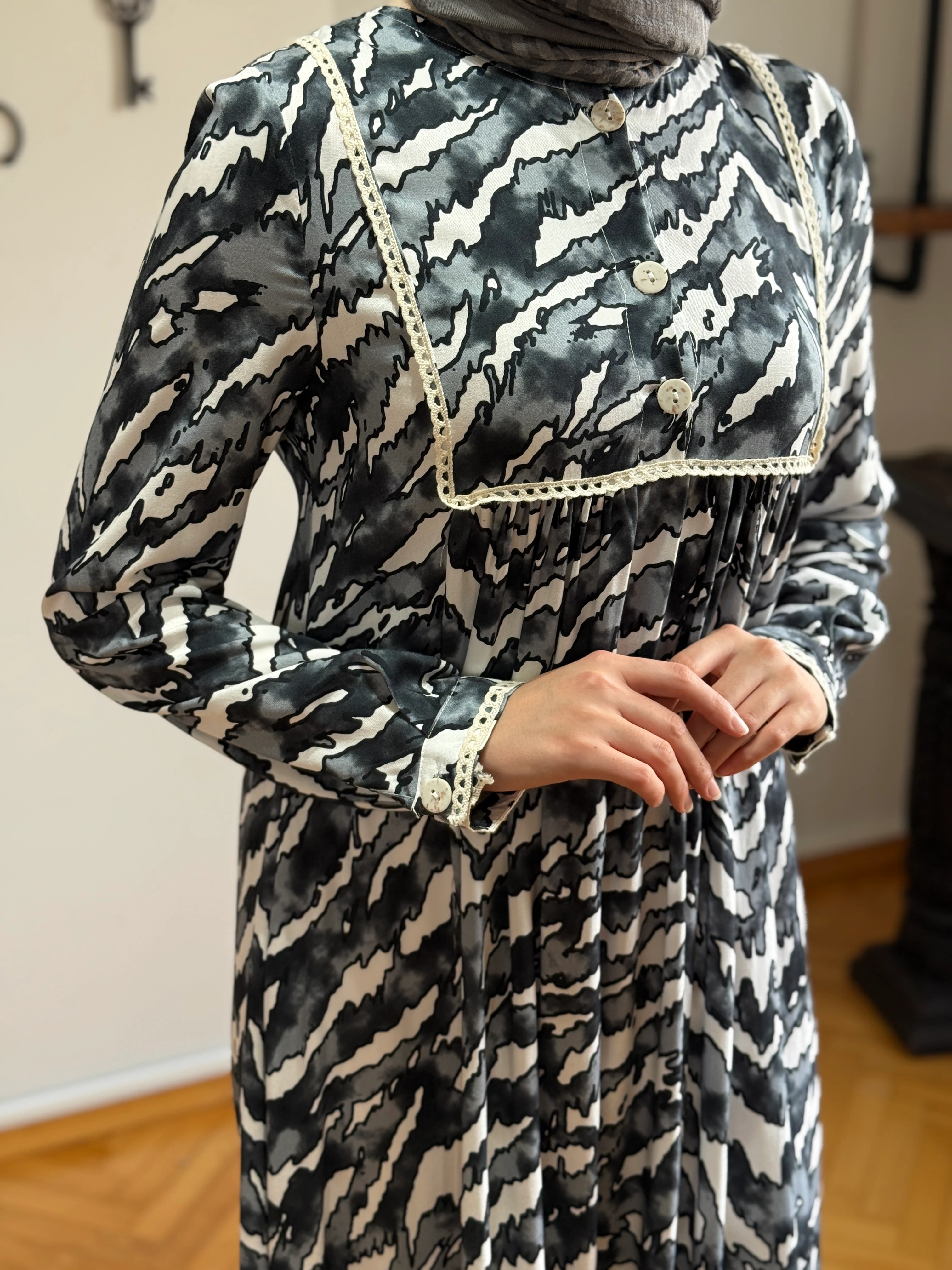 Desenli Dantel Detaylı Pamuk Elbise 1890 NAVRA | FENDEL